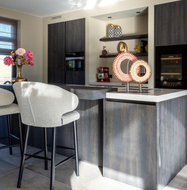 Krzesło barowe INDIGO biały bouclé Richmond Interiors Eye on Design