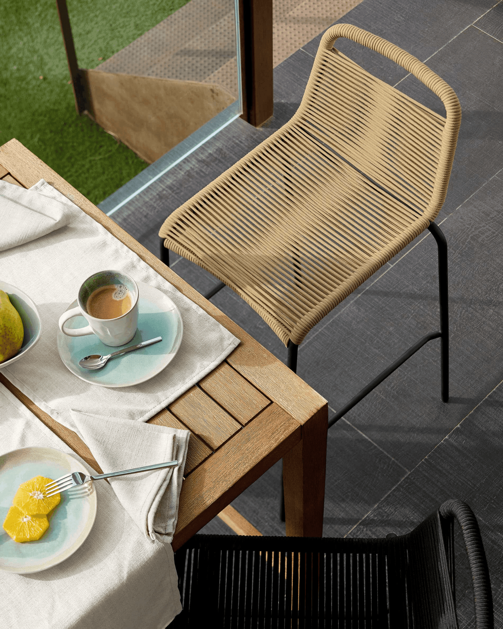 Krzesło barowe ogrodowe LAMTON brązowy La Forma Eye on Design