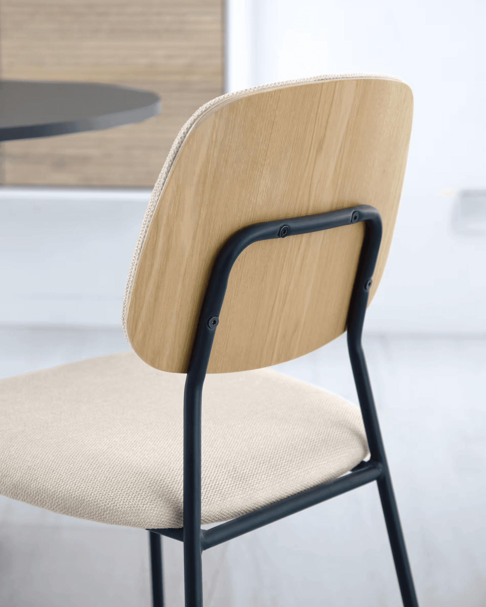 Krzesło BENILDA beżowy La Forma Eye on Design