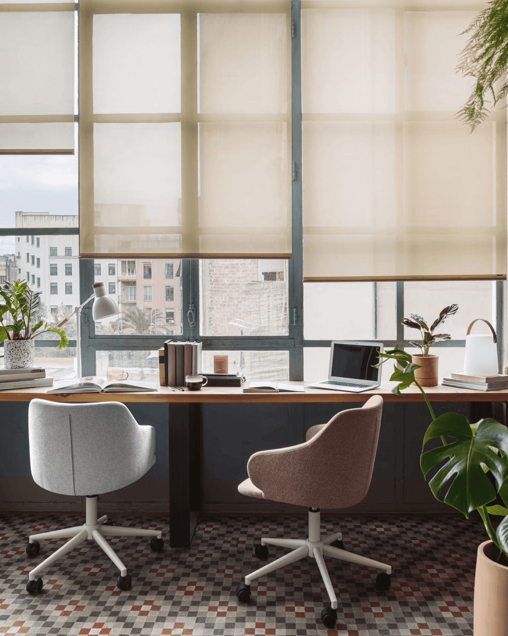 Krzesło biurowe EINARA jasnoszary La Forma Eye on Design