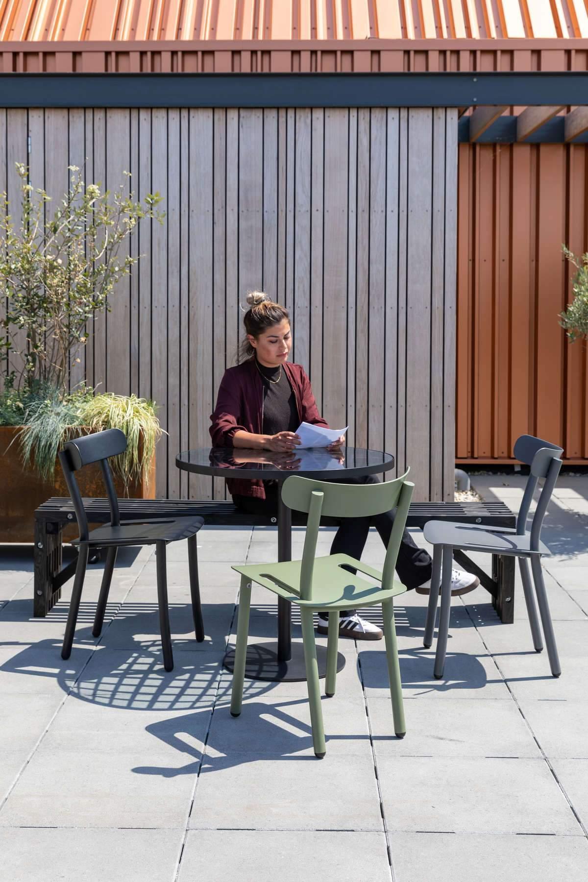 Krzesło FRIDAY zielony Zuiver Eye on Design