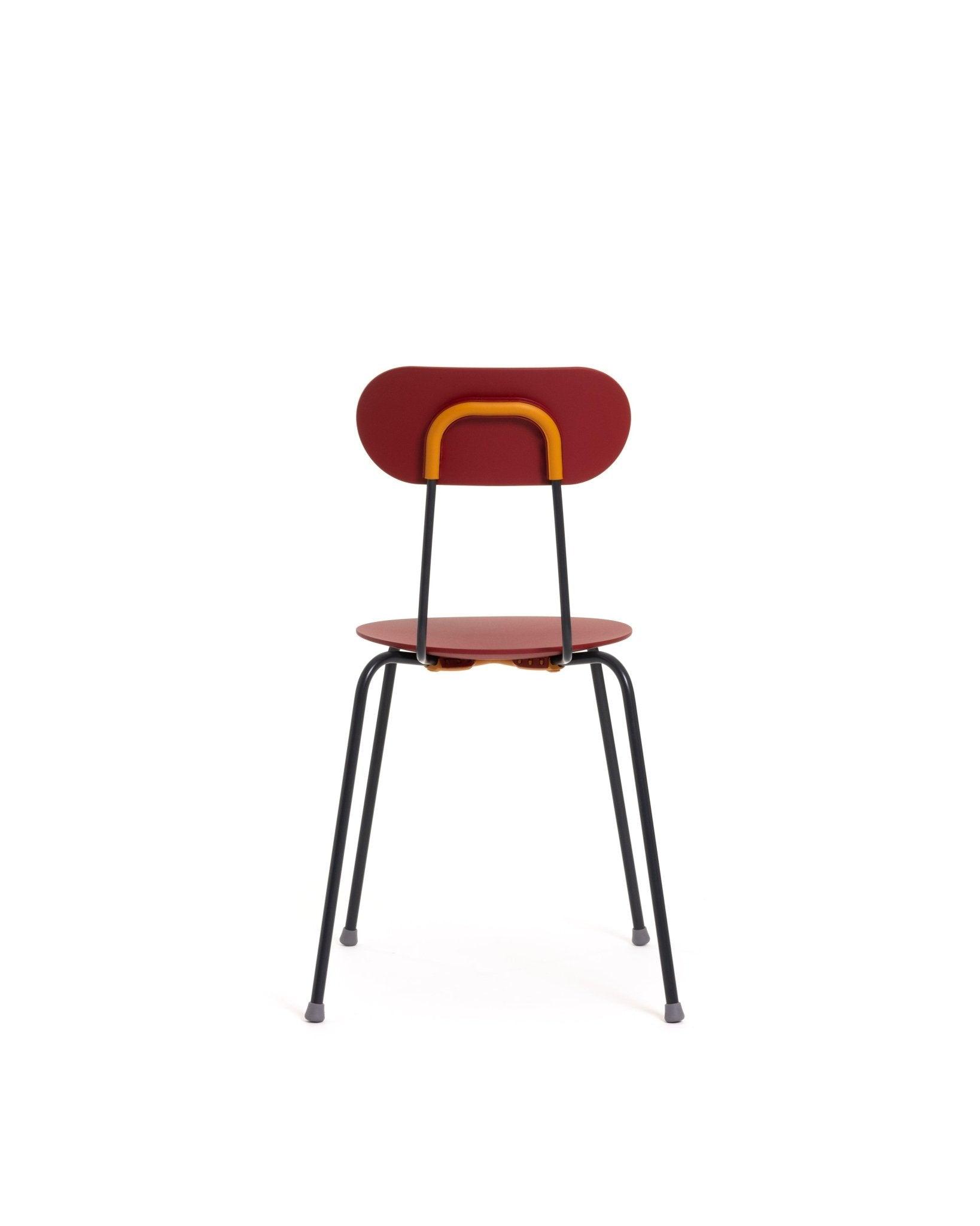 Krzesło MARIOLINA bordowy z czarną podstawą Magis Eye on Design