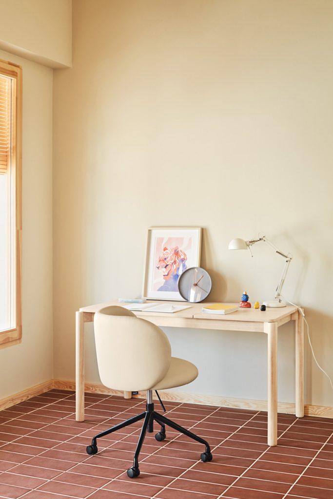 Krzesło na kółkach MOGI granatowy Teulat Eye on Design