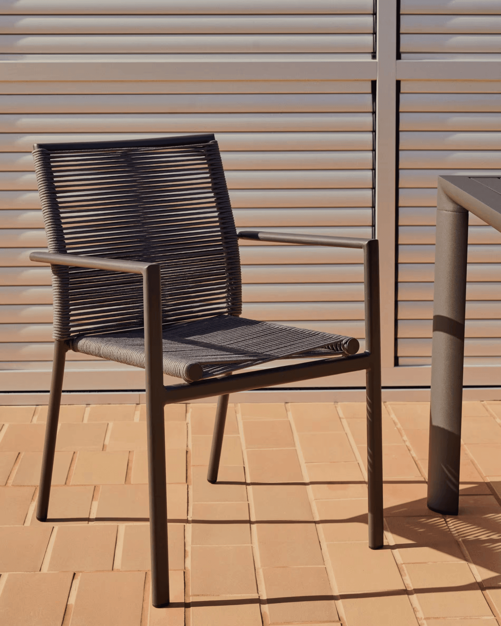 Krzesło ogrodowe CULIP szary La Forma Eye on Design