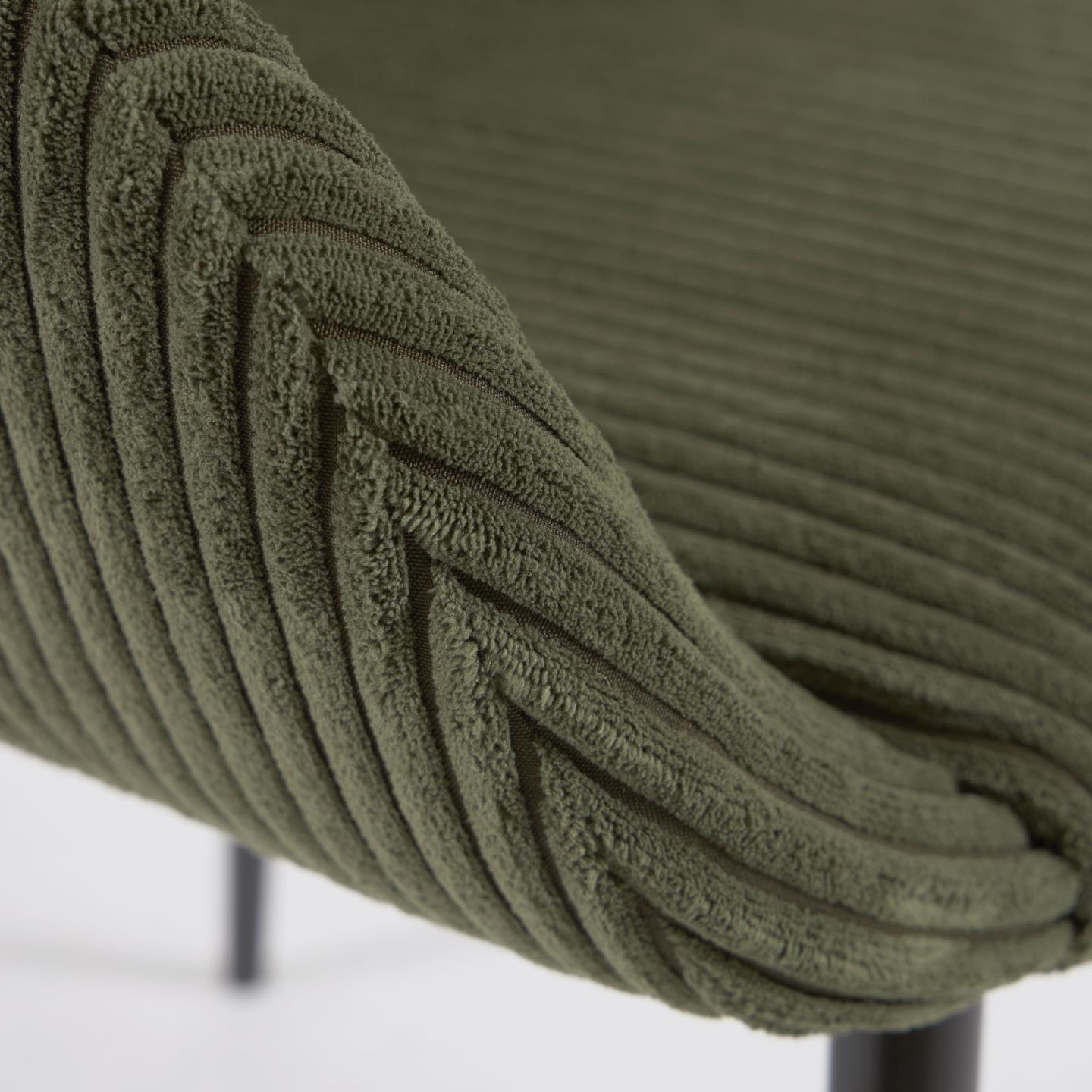 Krzesło sztruksowe KONNA ciemnozielony z czarną podstawą La Forma Eye on Design