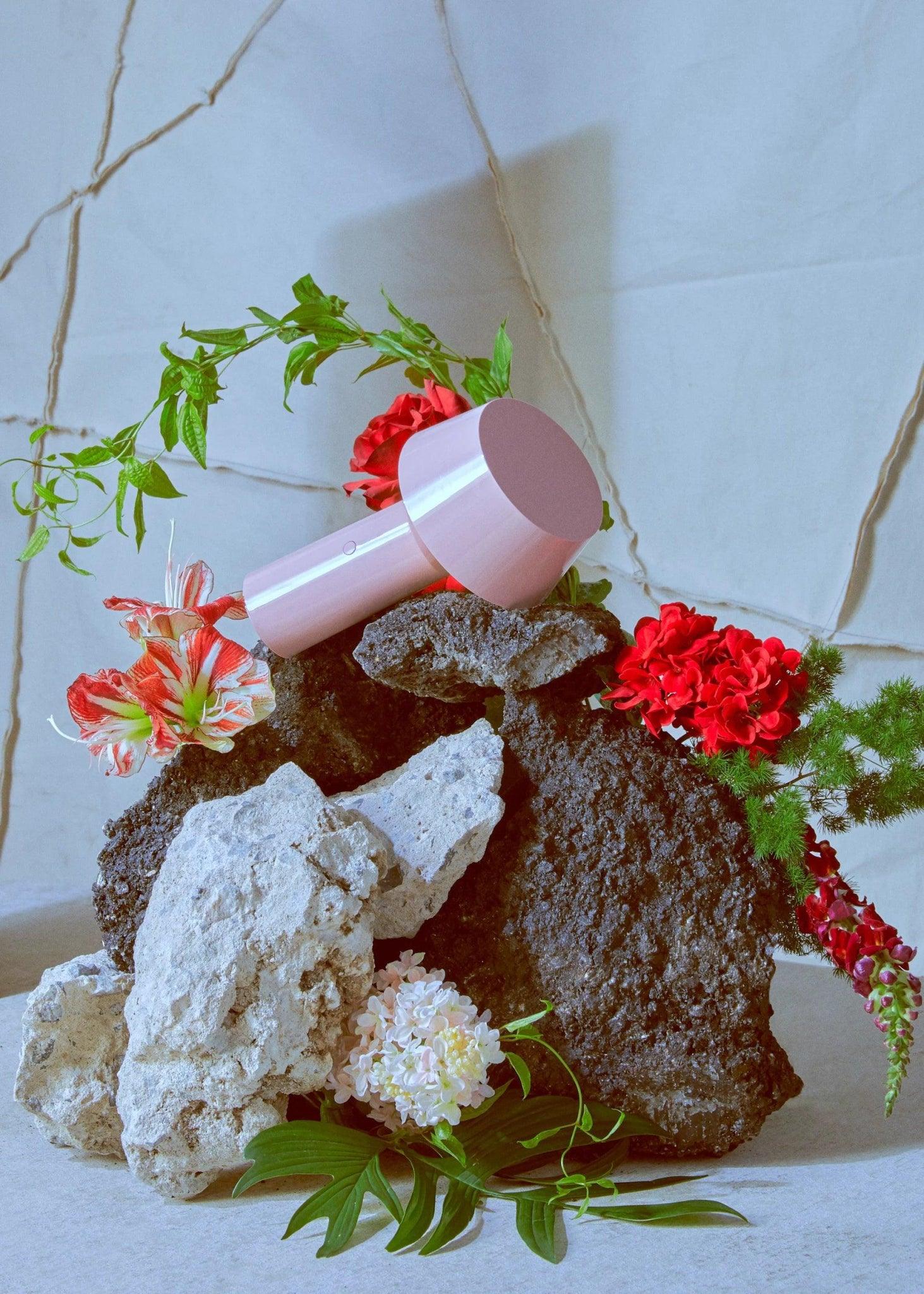 Lampa akumulatorowa BICOCA jasnoróżowy Marset Eye on Design