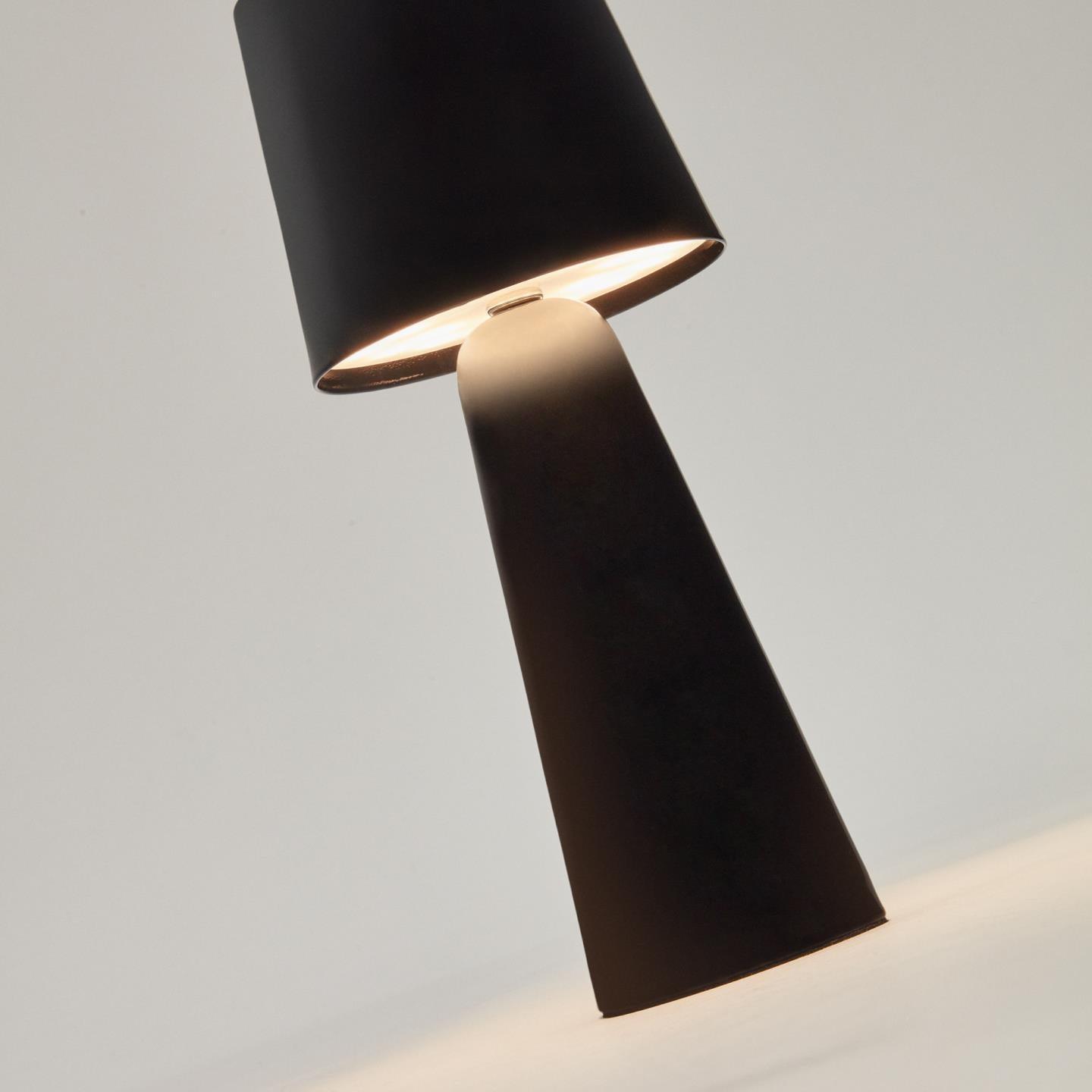 Lampa akumulatorowa zewnętrzna ARENYS czarny La Forma Eye on Design