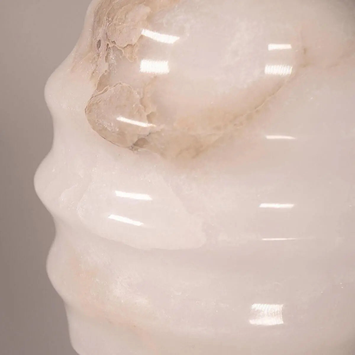 Lampa alabastrowa wisząca KALLIOPE mosiężny – Embassy Interiors