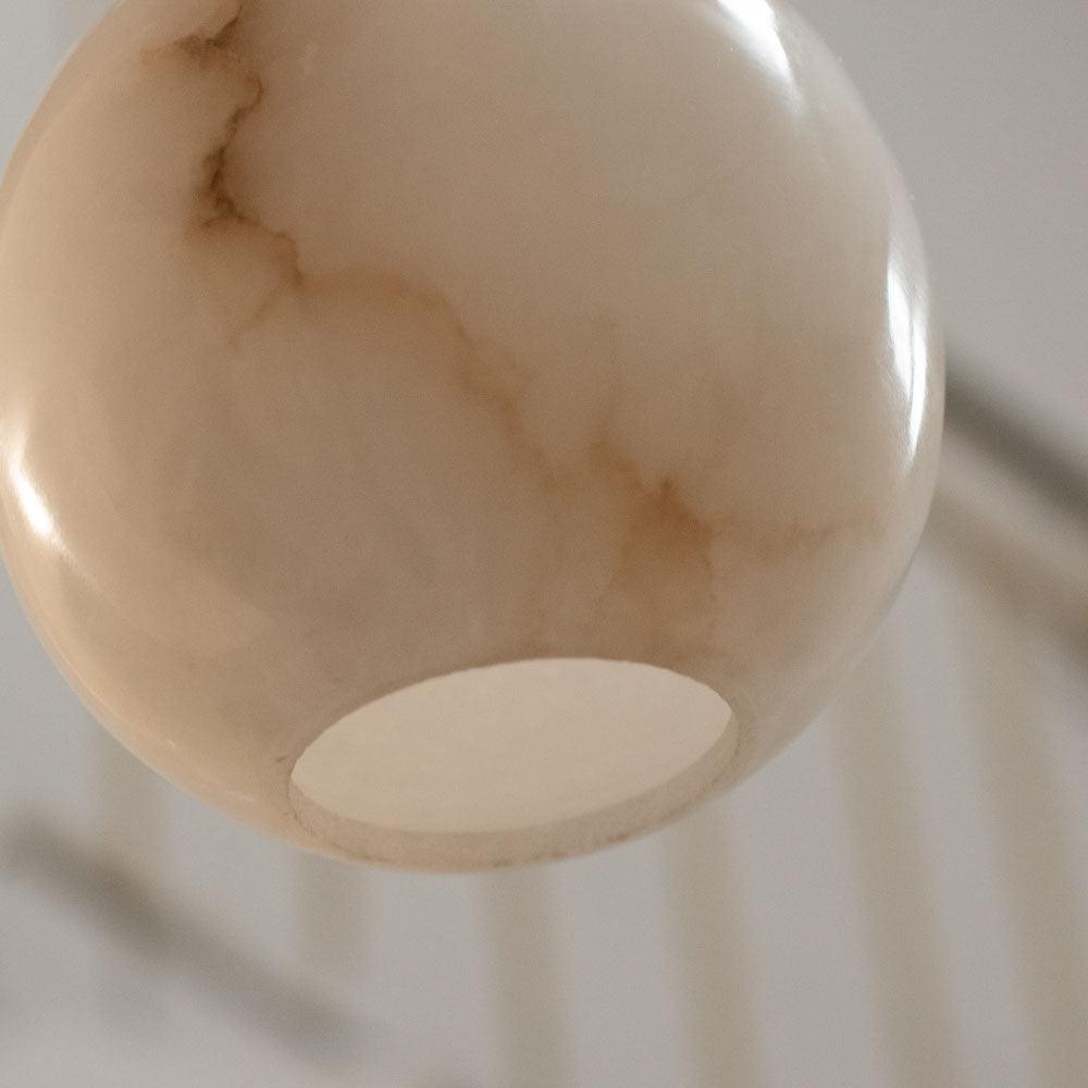 Lampa alabastrowa wisząca SELENE mosiężny Embassy Interiors Eye on Design