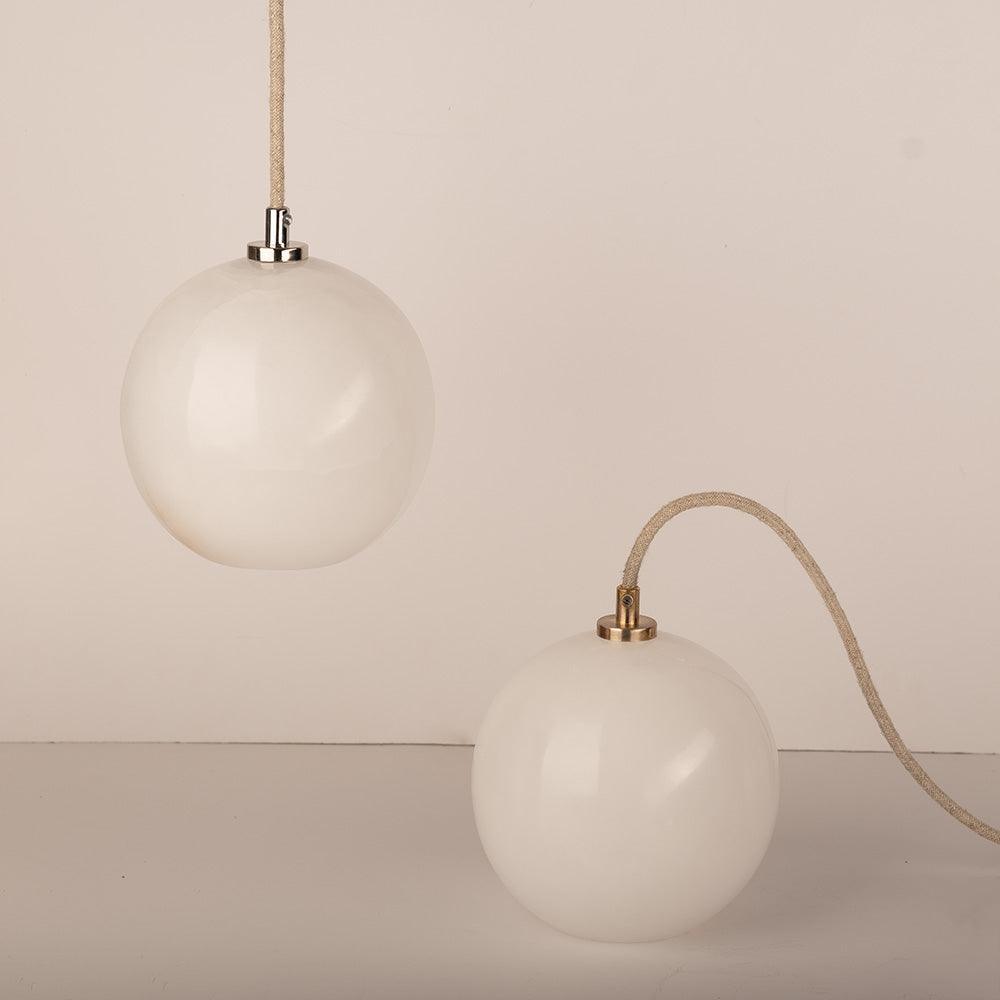 Lampa alabastrowa wisząca SELENE nikiel Embassy Interiors Eye on Design