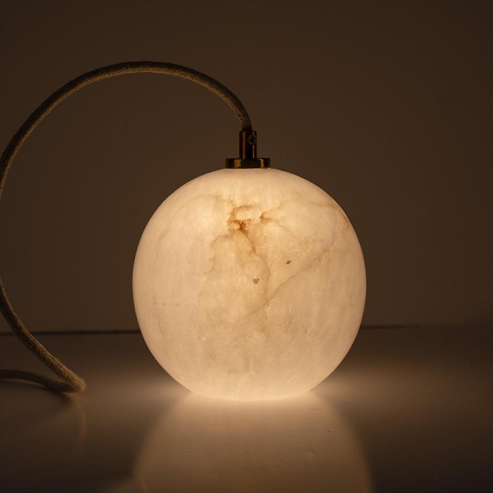 Lampa alabastrowa wisząca SELENE nikiel Embassy Interiors Eye on Design