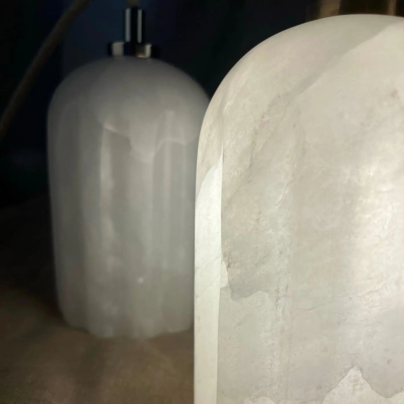Lampa alabastrowa wisząca URANIA nikiel – Embassy Interiors
