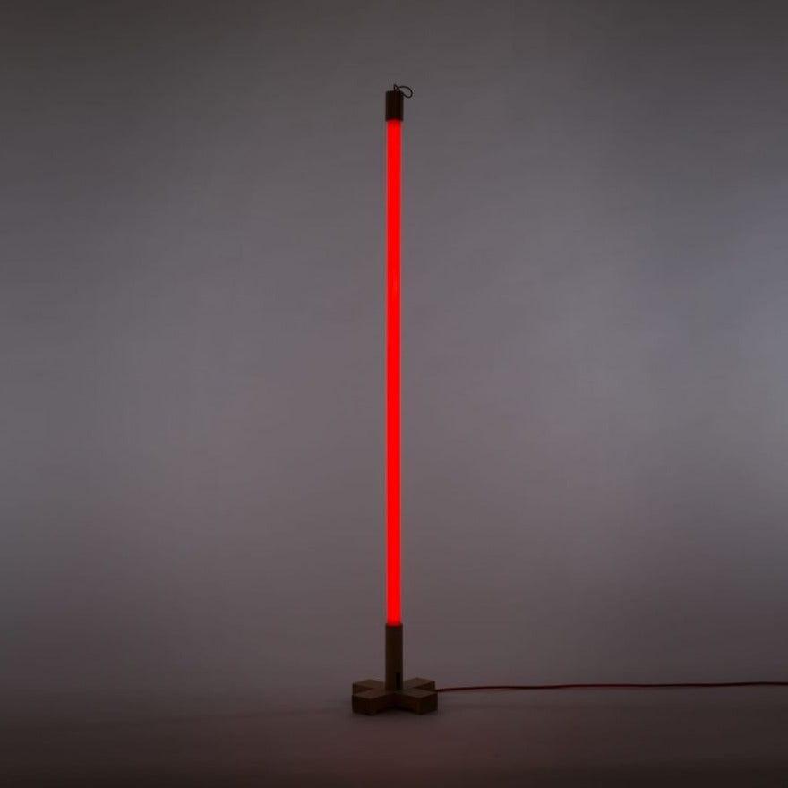 Lampa LED LINEA czerwony Seletti Eye on Design