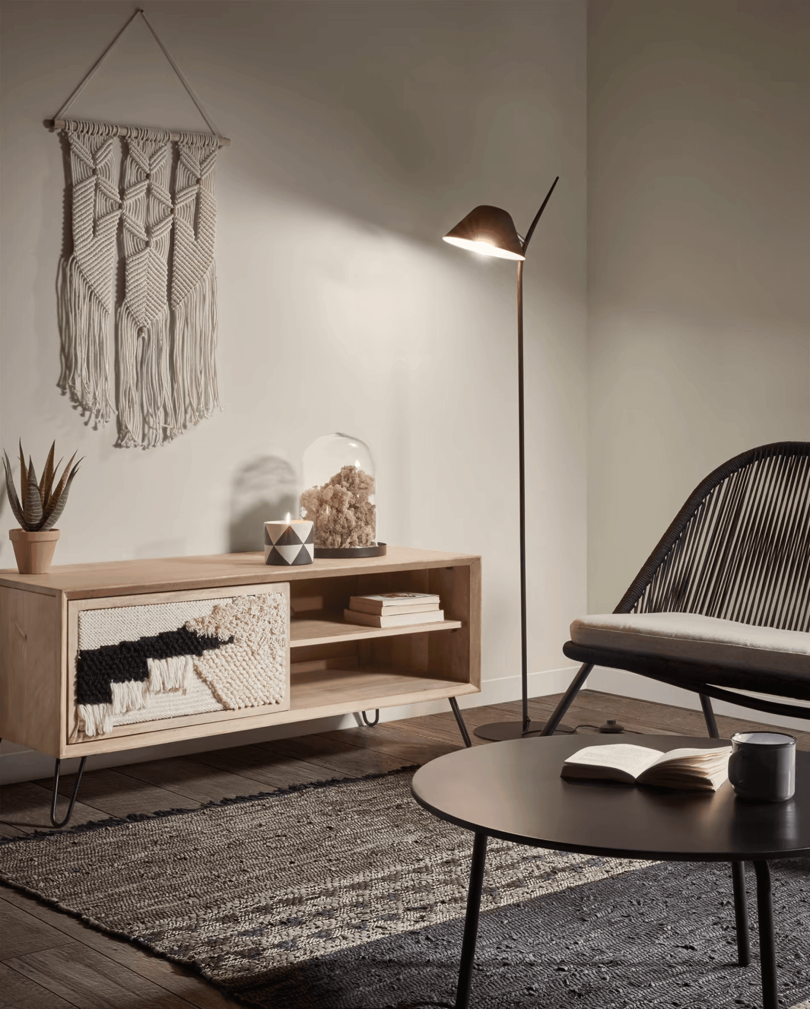 Lampa podłogowa AURELIA czarny La Forma Eye on Design