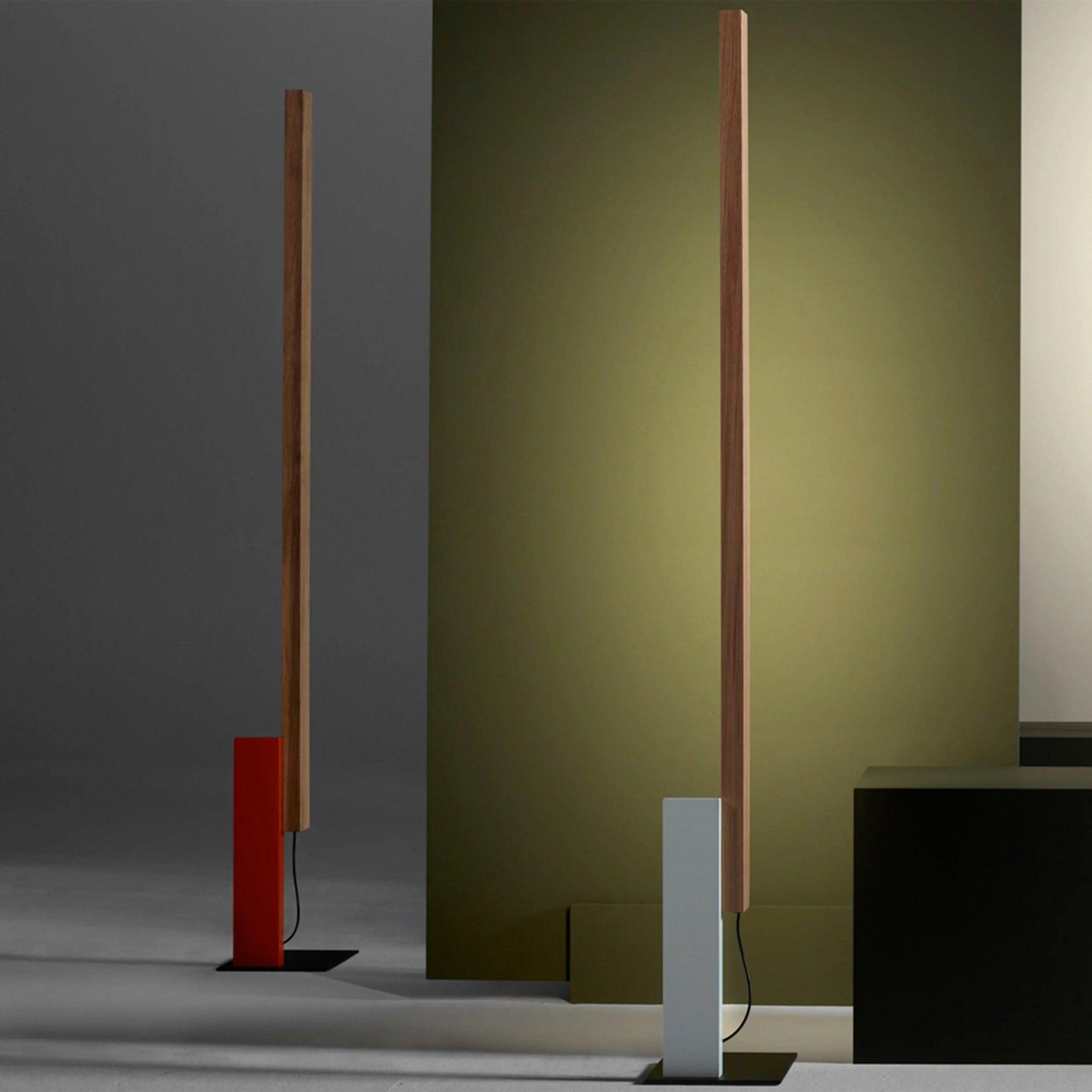 Lampa podłogowa HIGH LINE drewno Marset Eye on Design