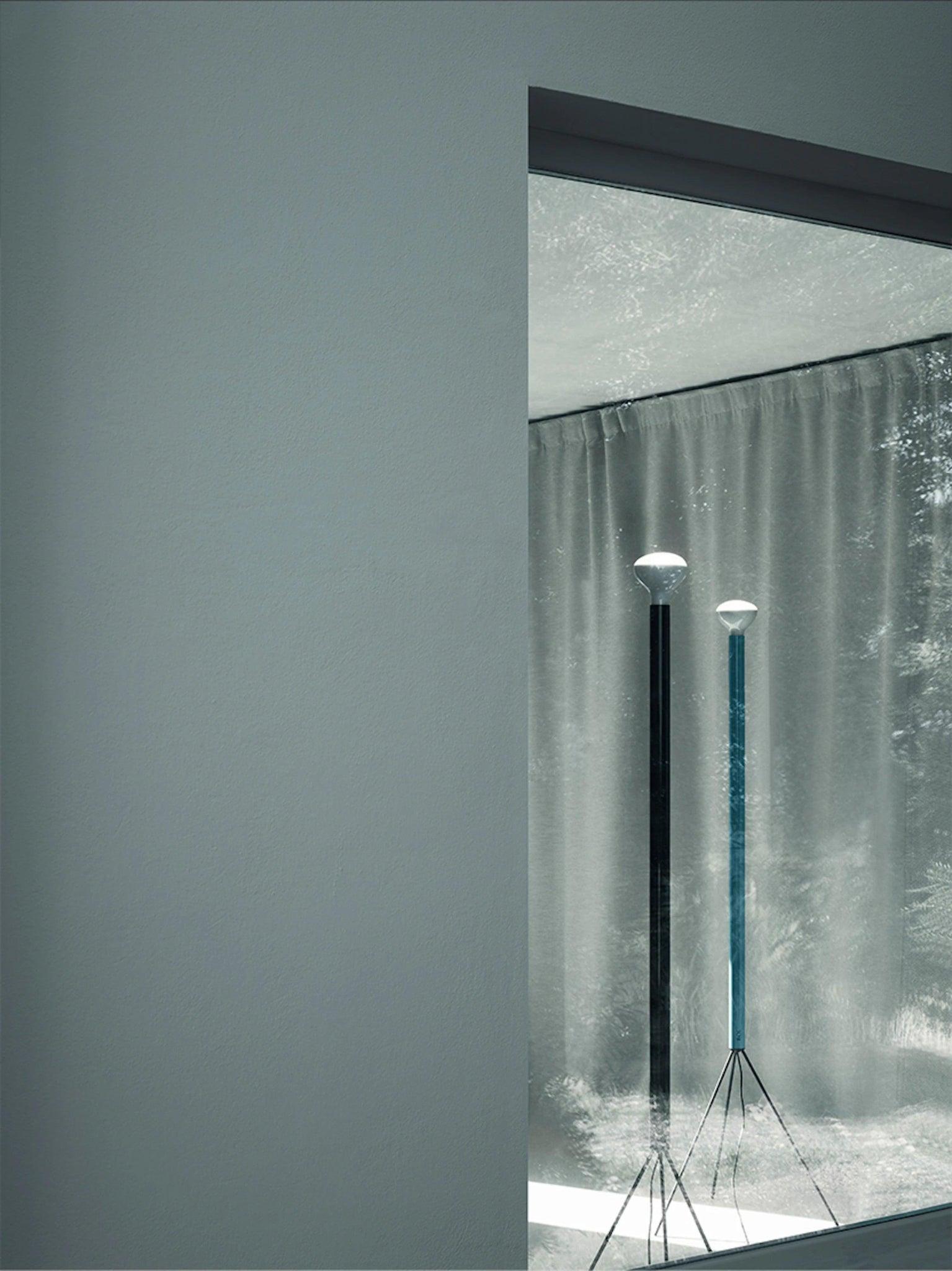 Lampa podłogowa LUMINATOR niebieski – Flos