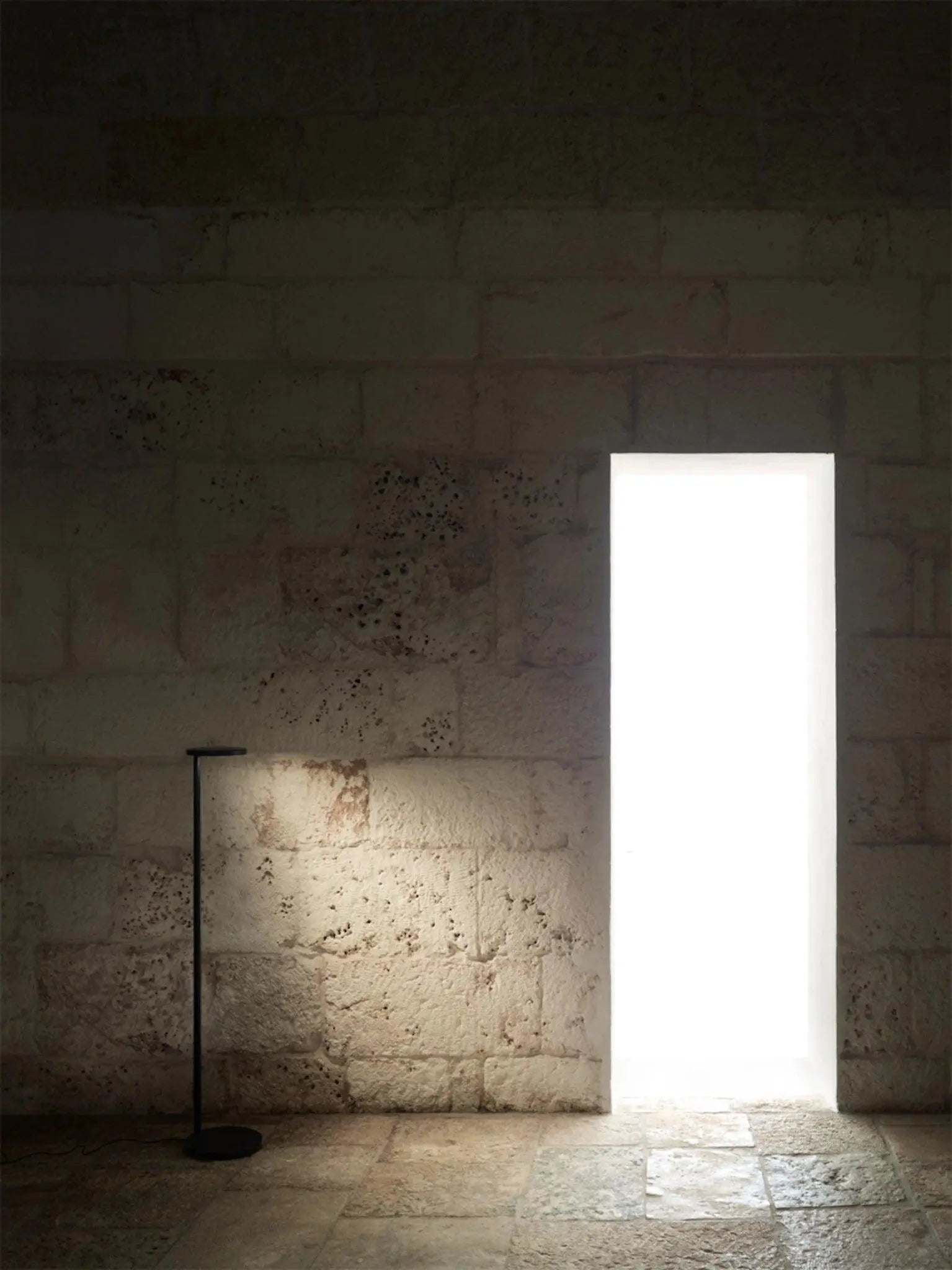 Lampa podłogowa OBLIQUE brązowy matowy – Flos