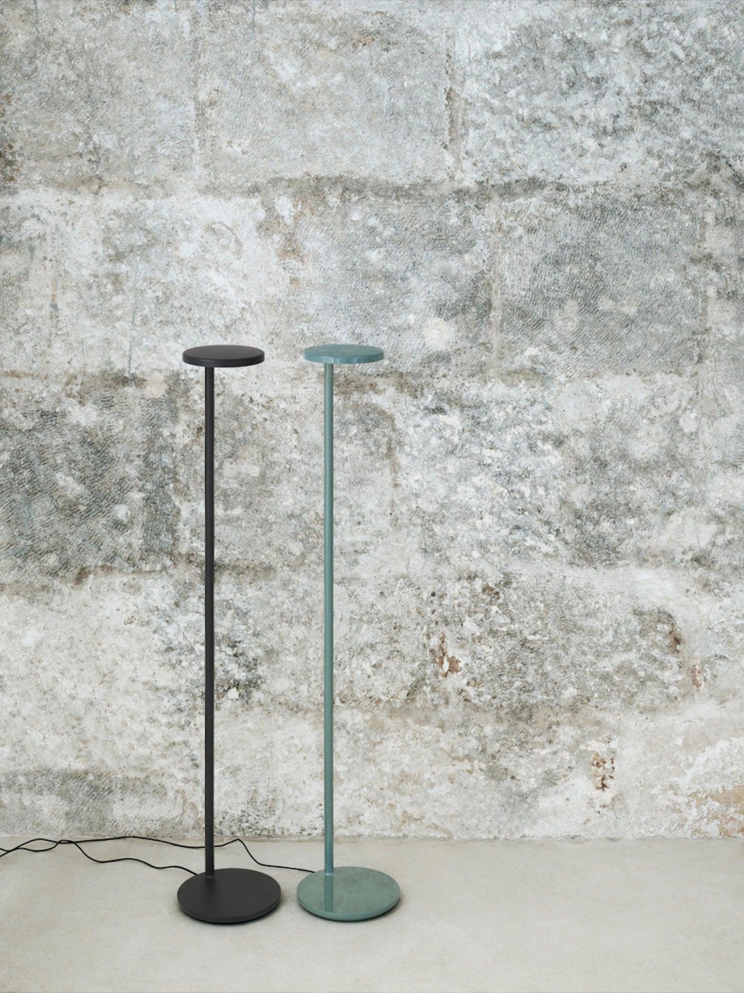Lampa podłogowa OBLIQUE szałwiowy – Flos
