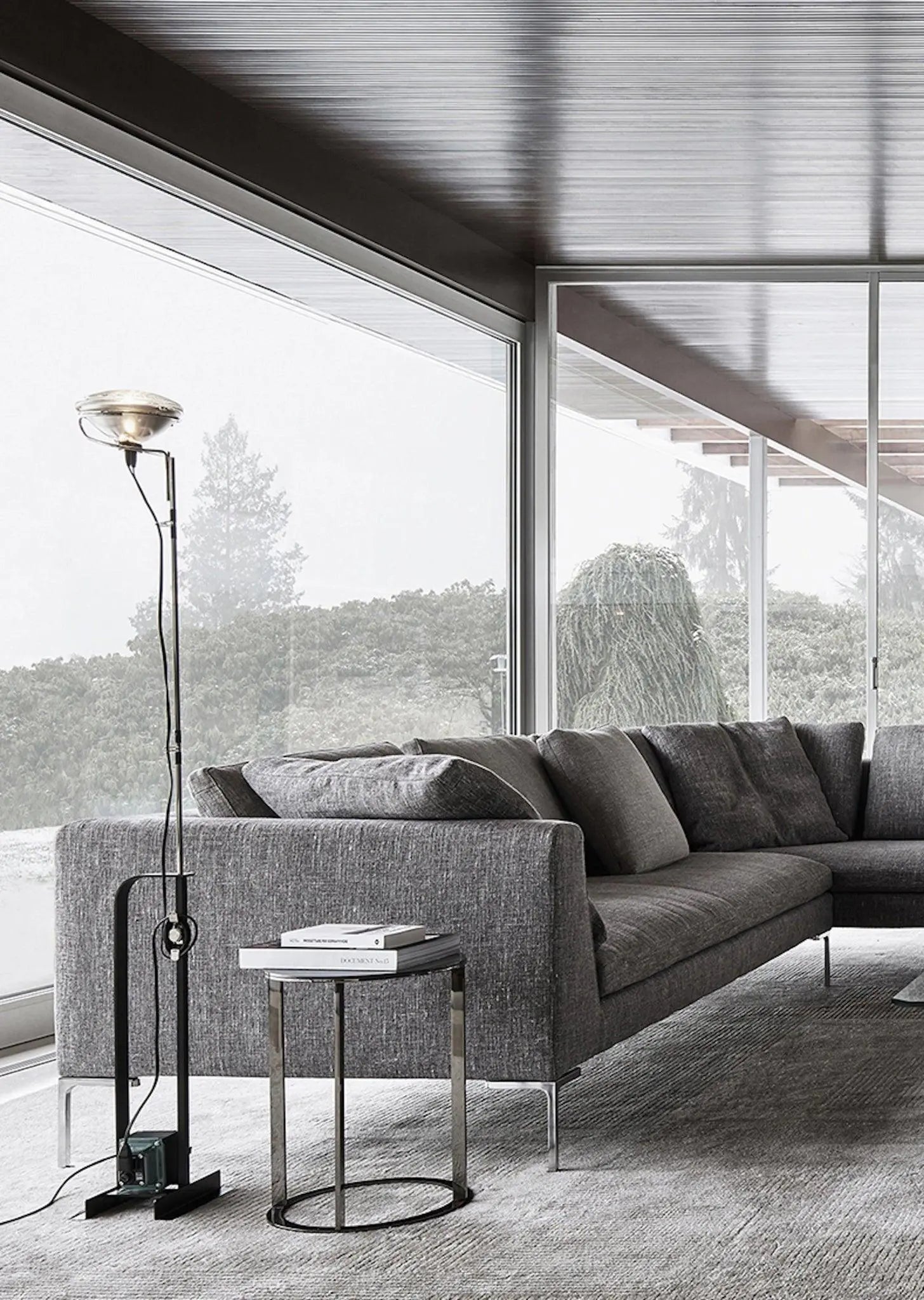 Lampa podłogowa TOIO czarny – Flos