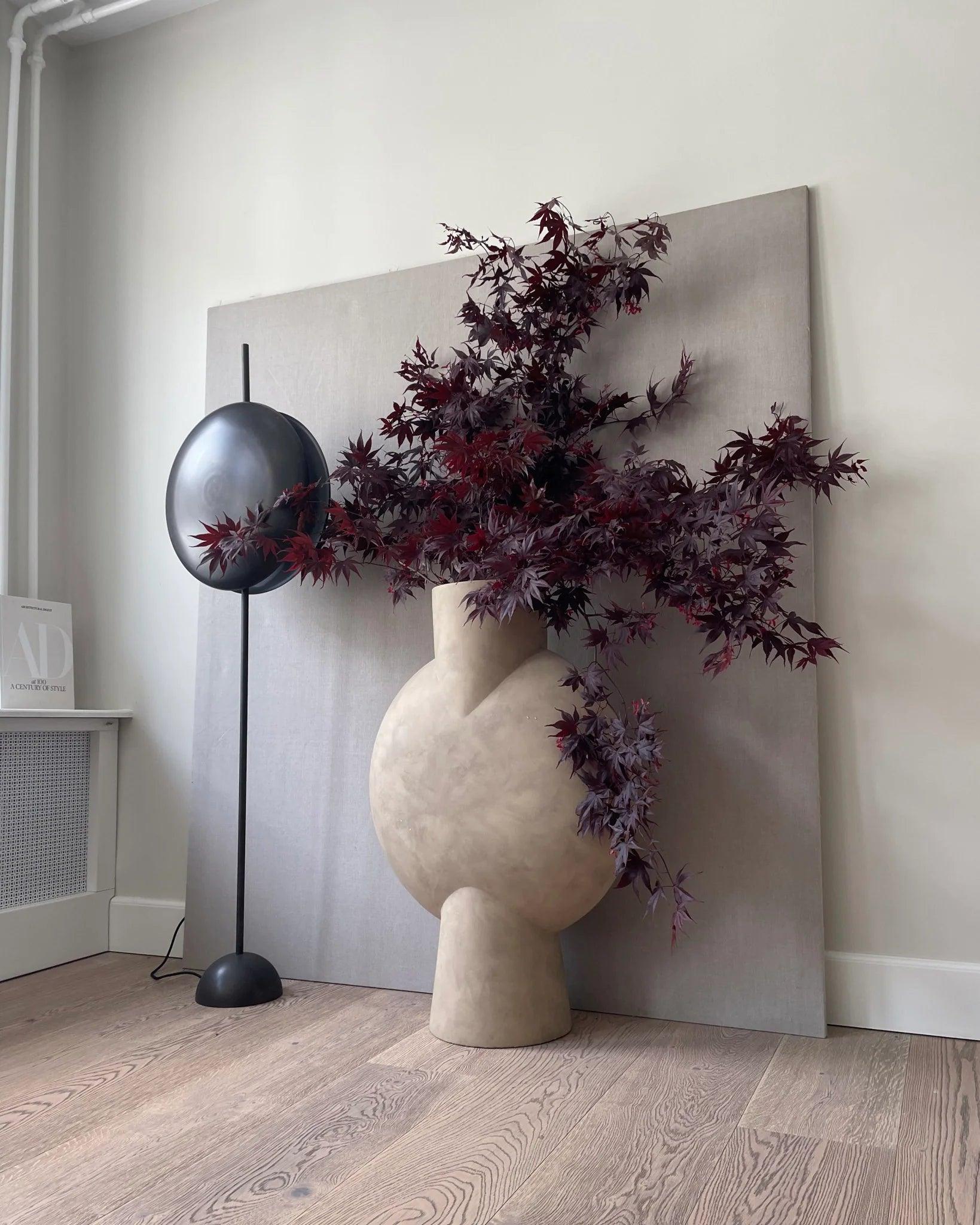 Lampa podłogowa TOTEM brązowy 101 Copenhagen Eye on Design