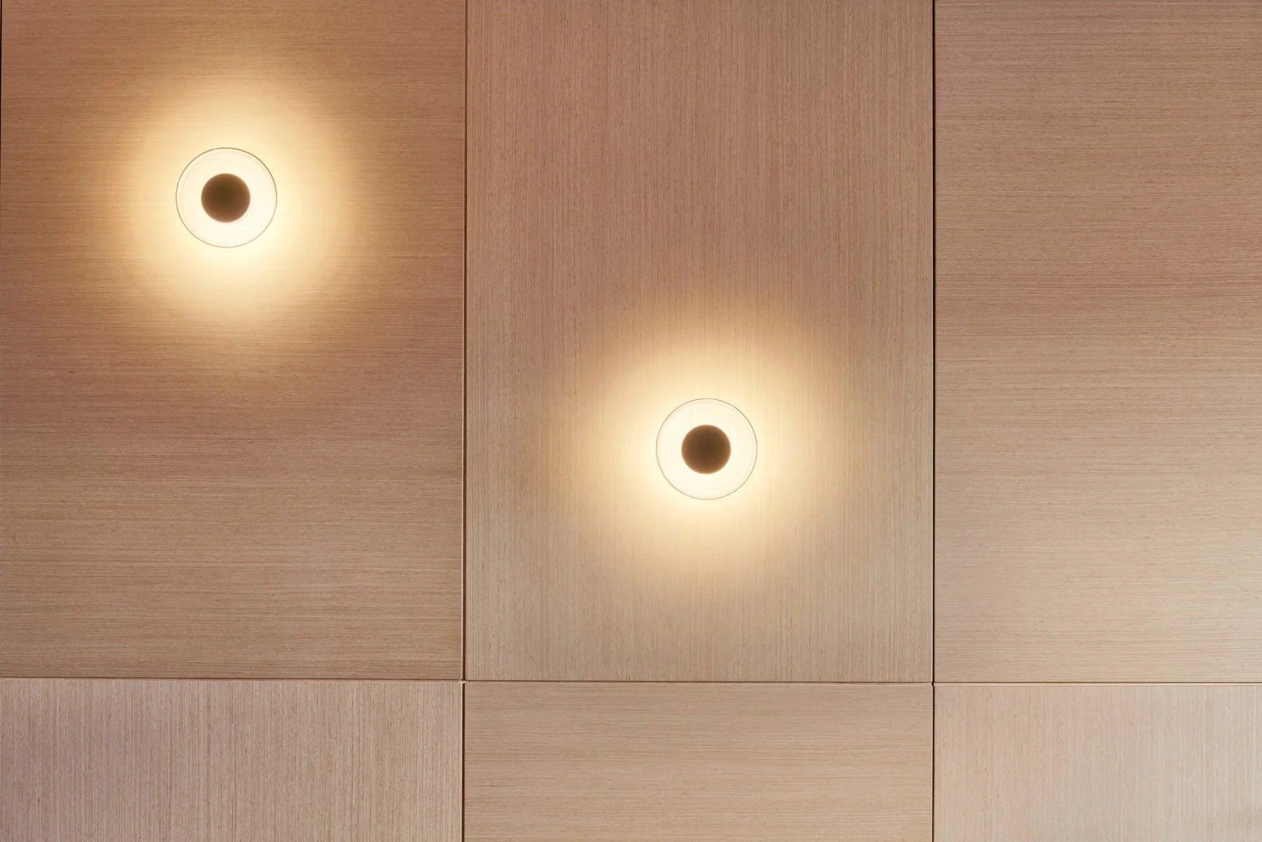 Lampa ścienna AURA opalane szkło Marset Eye on Design