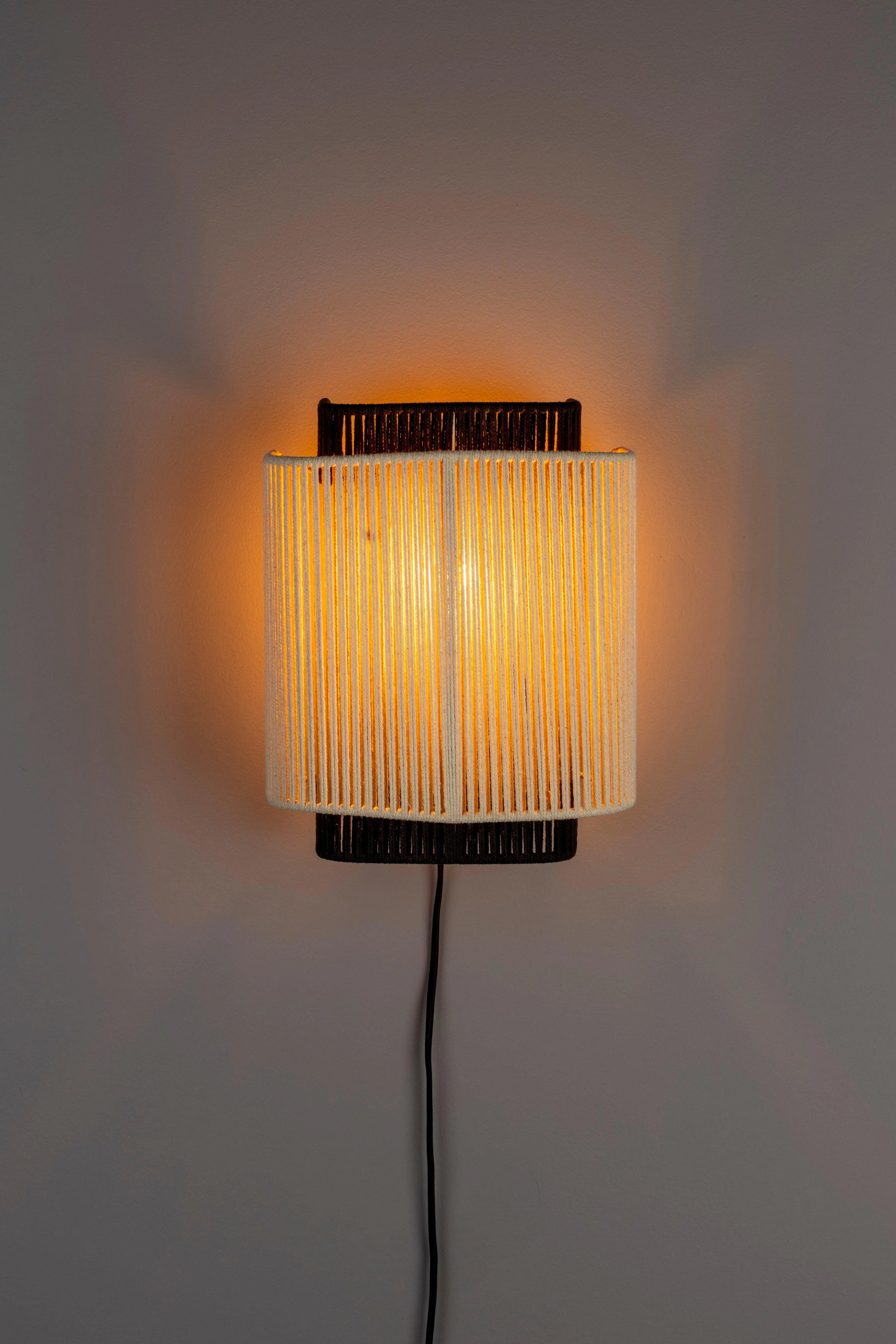 Lampa ścienna ELON beżowy z czarnym – Dutchbone