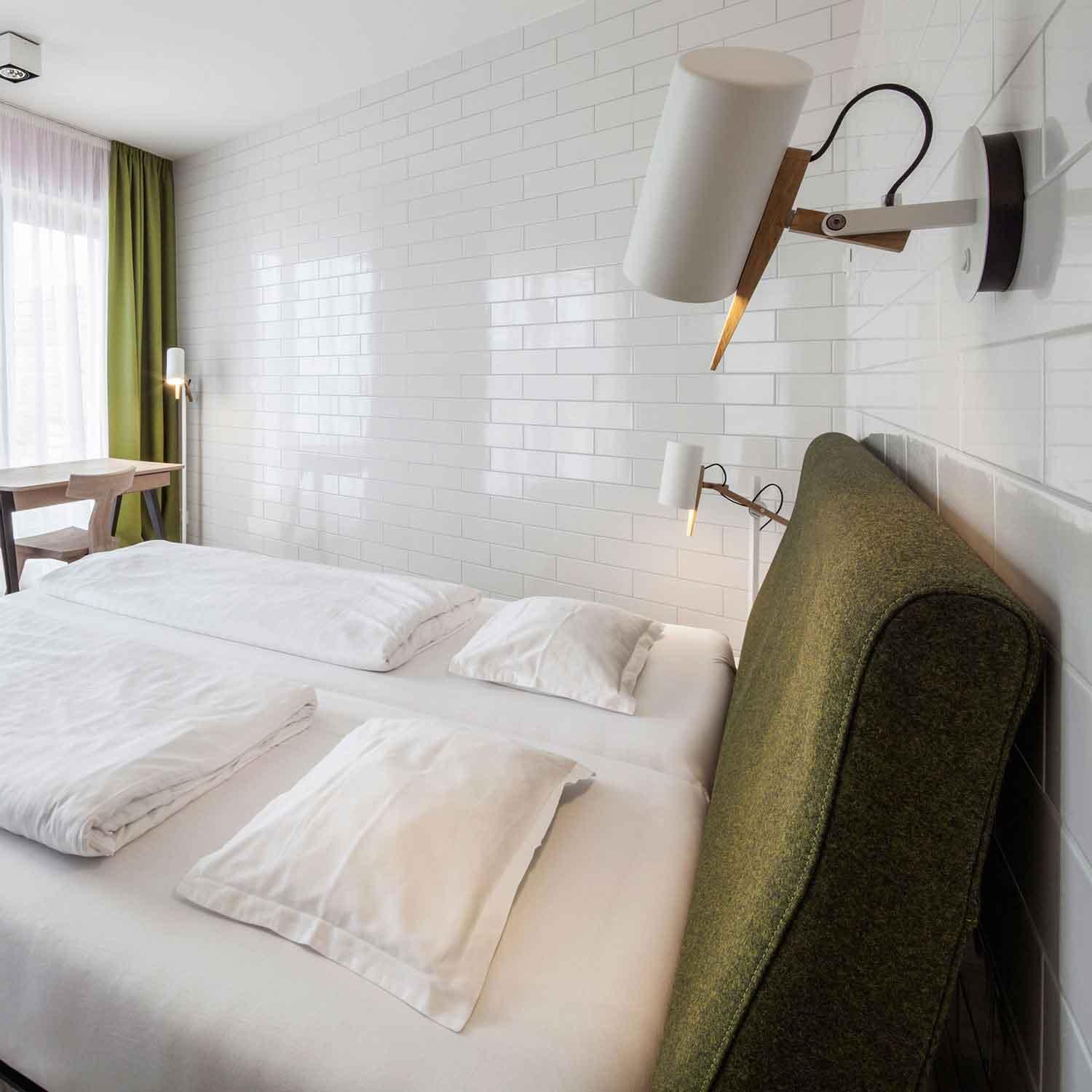 Lampa ścienna SCANTLING biały Marset Eye on Design