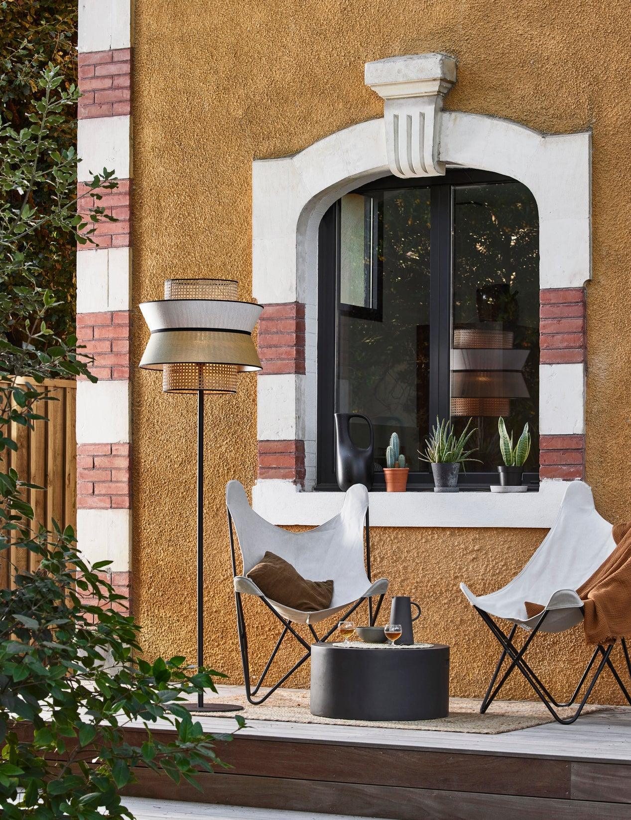 Lampa stojąca zewnętrzna SINGAPOUR miodowy Market Set Eye on Design