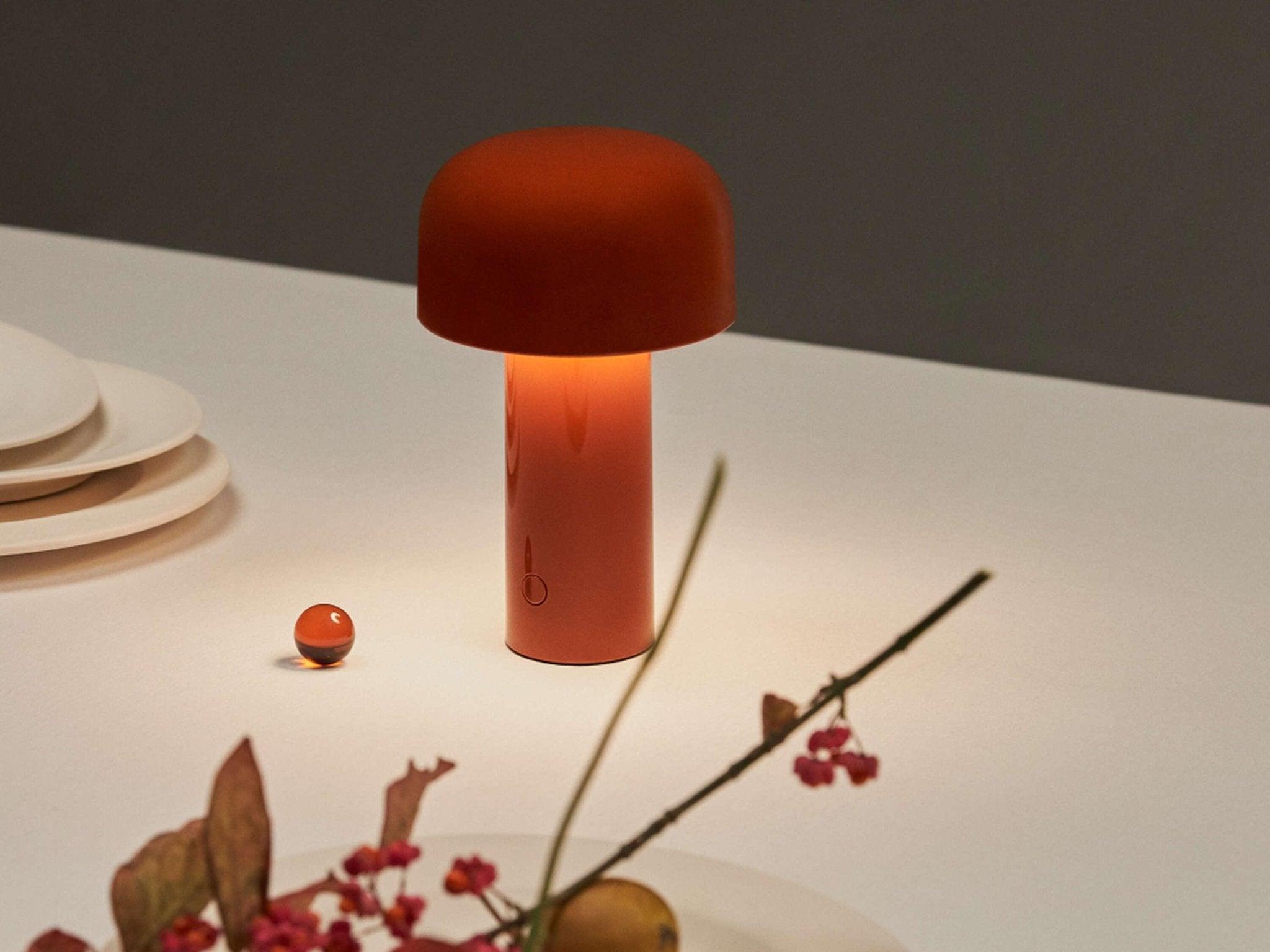 Lampa stołowa BELLHOP ceglasty Flos Eye on Design