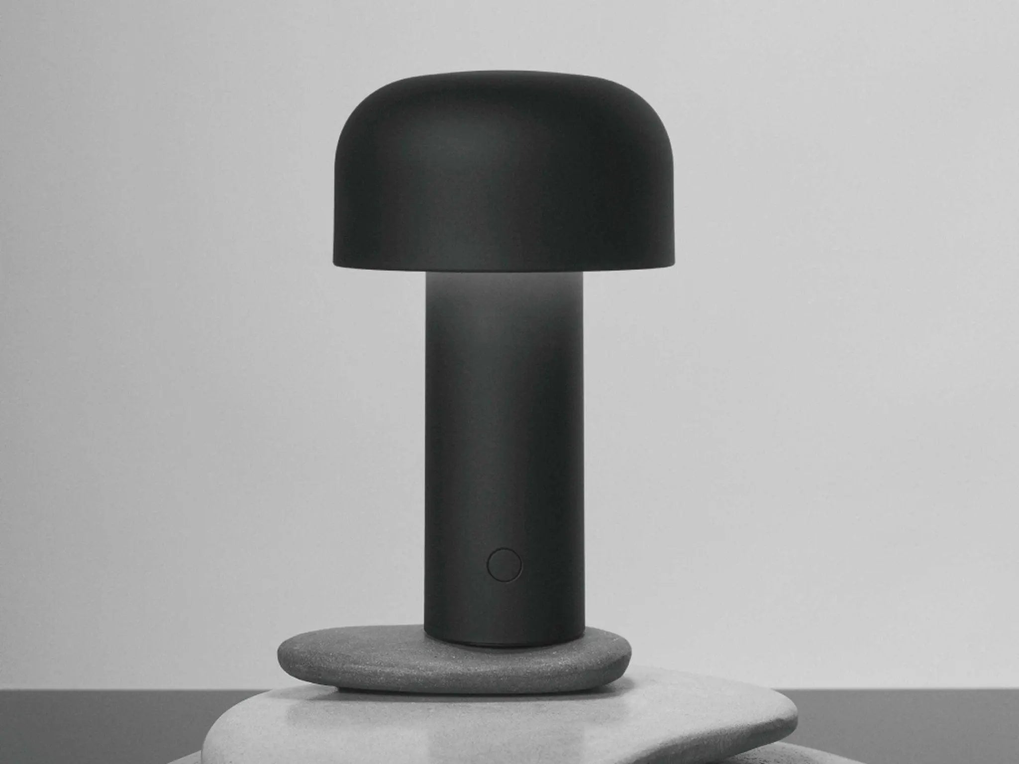 Lampa stołowa BELLHOP czarny matowy – Flos