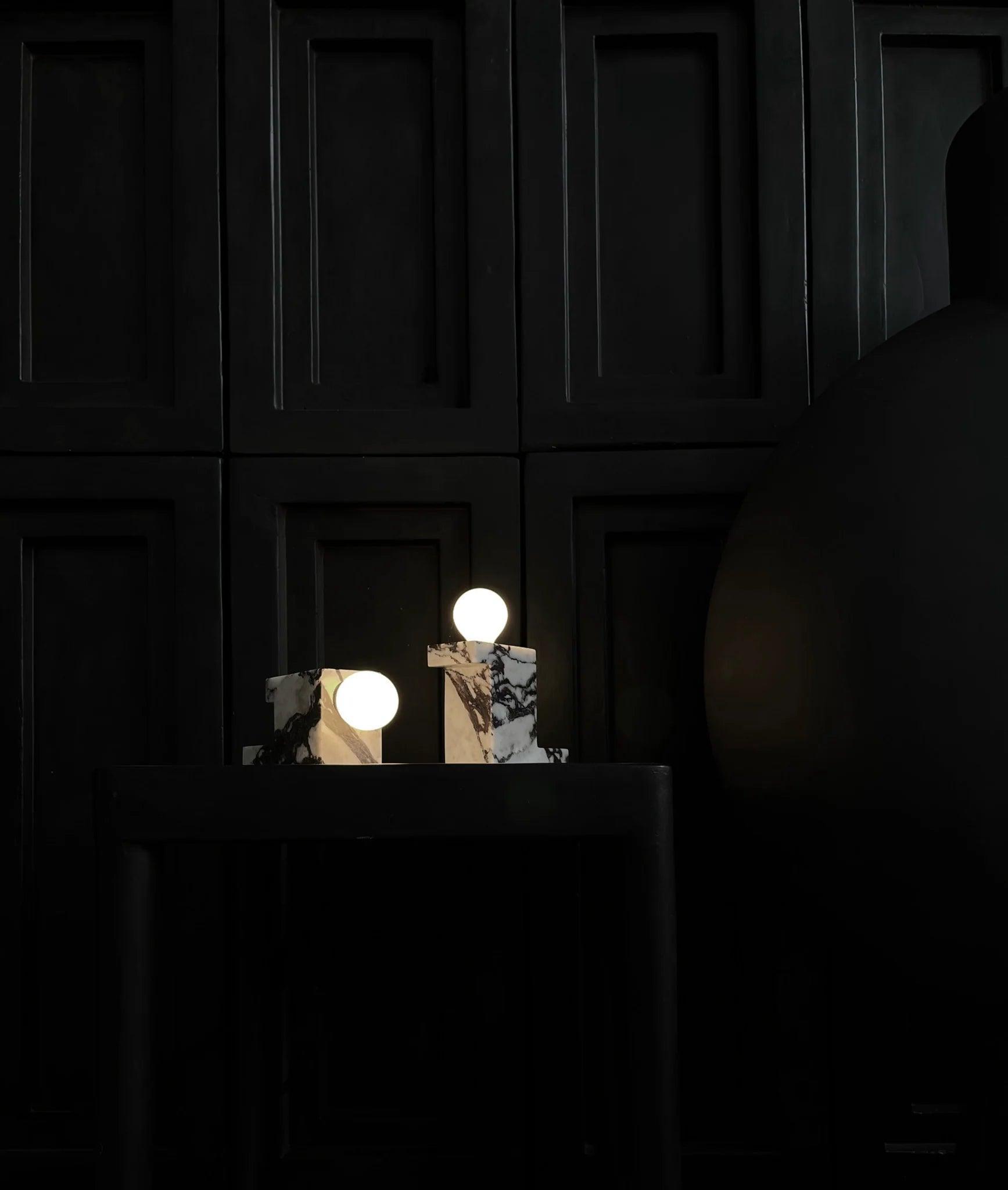 Lampa stołowa BRICK LOW marmurowy 101 Copenhagen Eye on Design