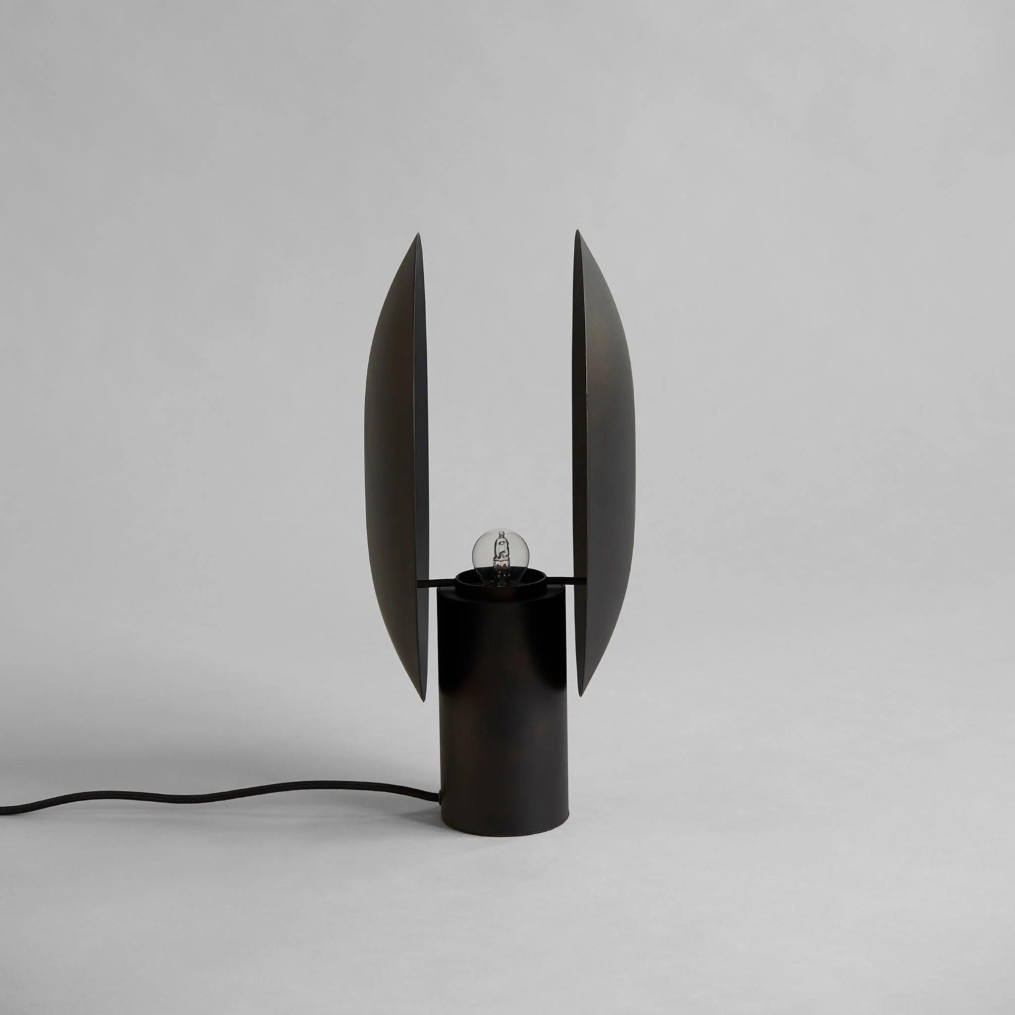 Lampa stołowa CLAM czarny 101 Copenhagen Eye on Design