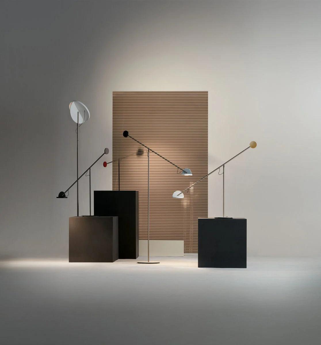 Lampa stołowa COPERNICA grafitowy ze srebrnym wykończeniem Marset Eye on Design