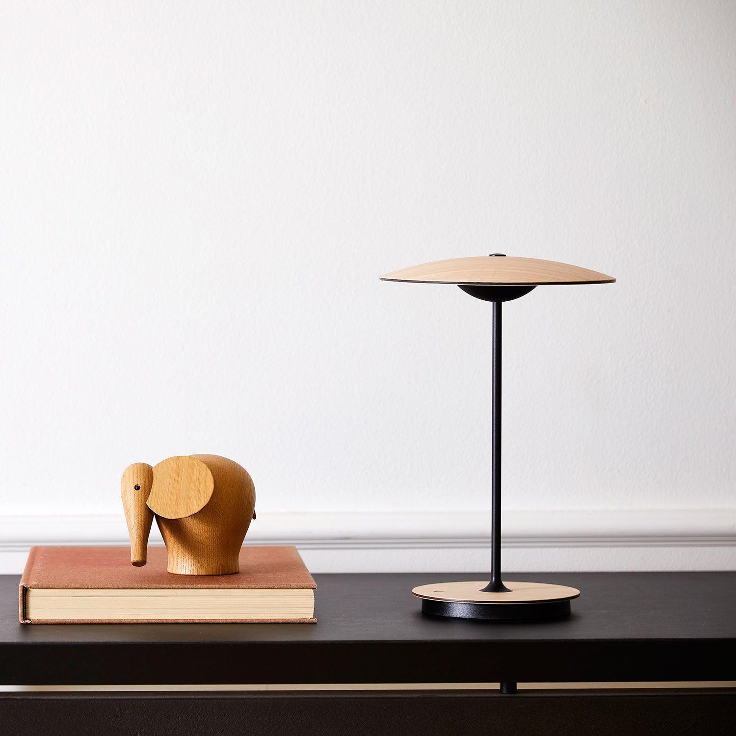 Lampa stołowa GINGER jasnobrązowy Marset Eye on Design