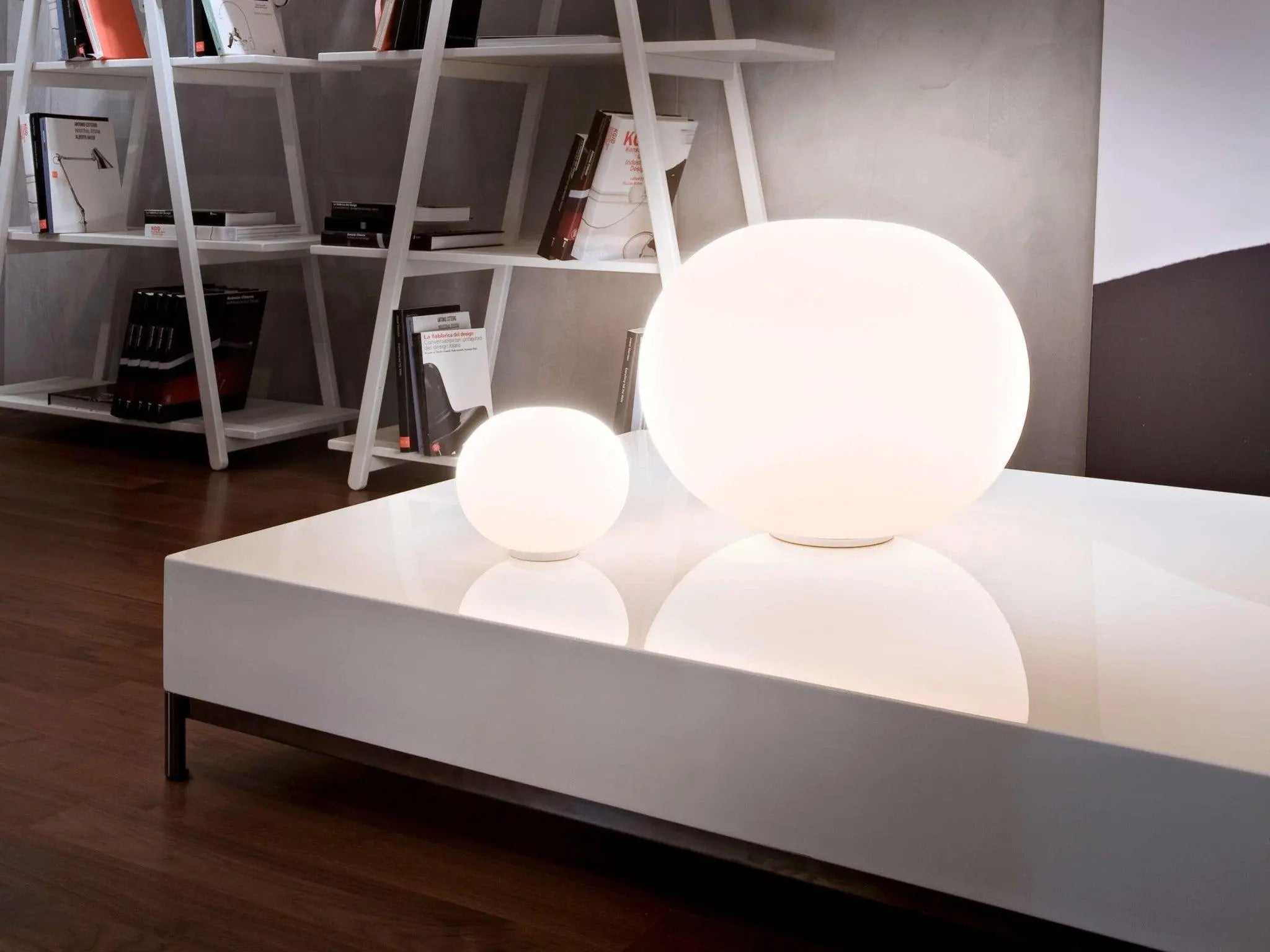 Lampa stołowa GLO-BALL biały – Flos