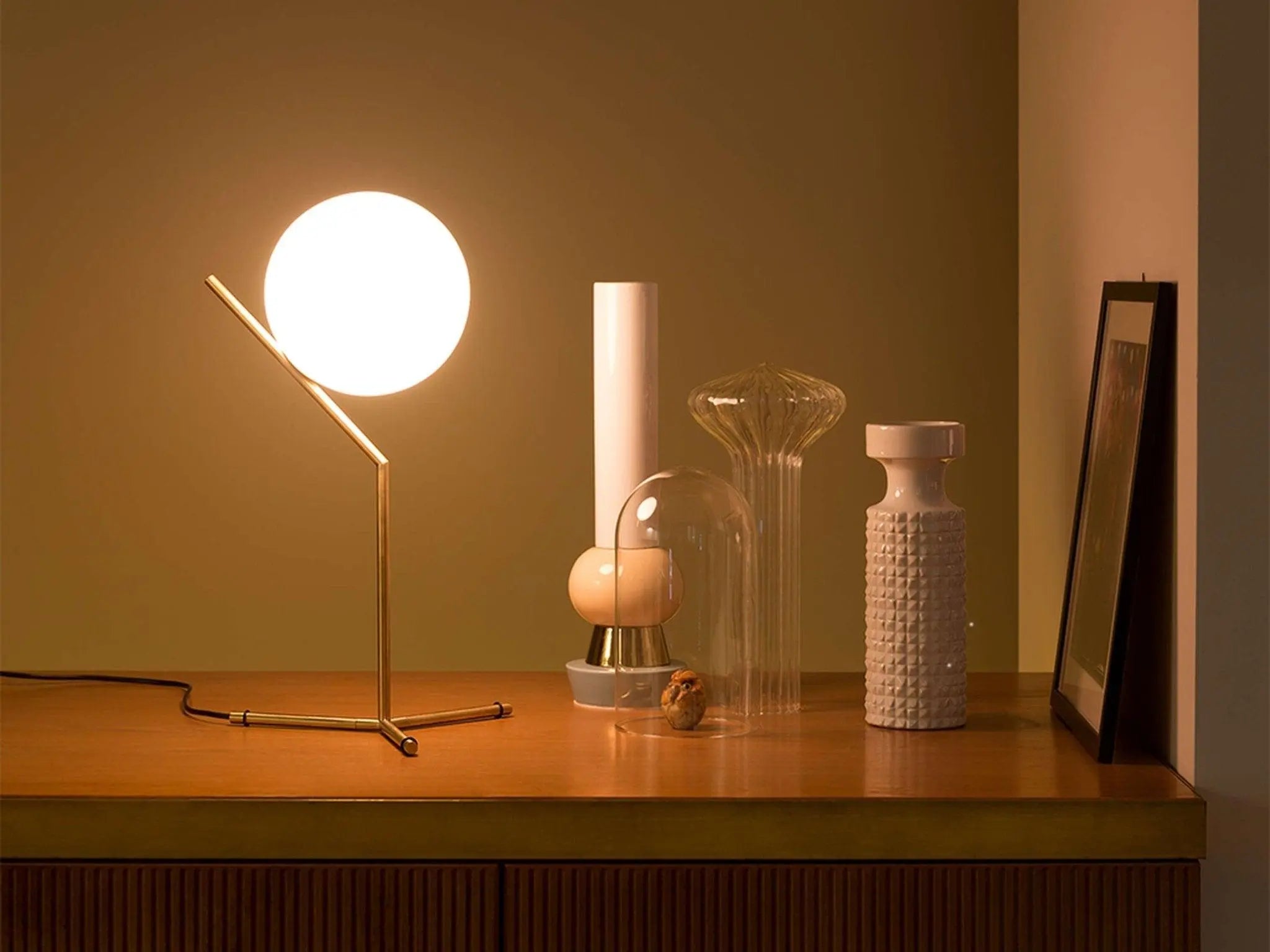 Lampa stołowa IC LIGHTS HIGH mosiężny – Flos