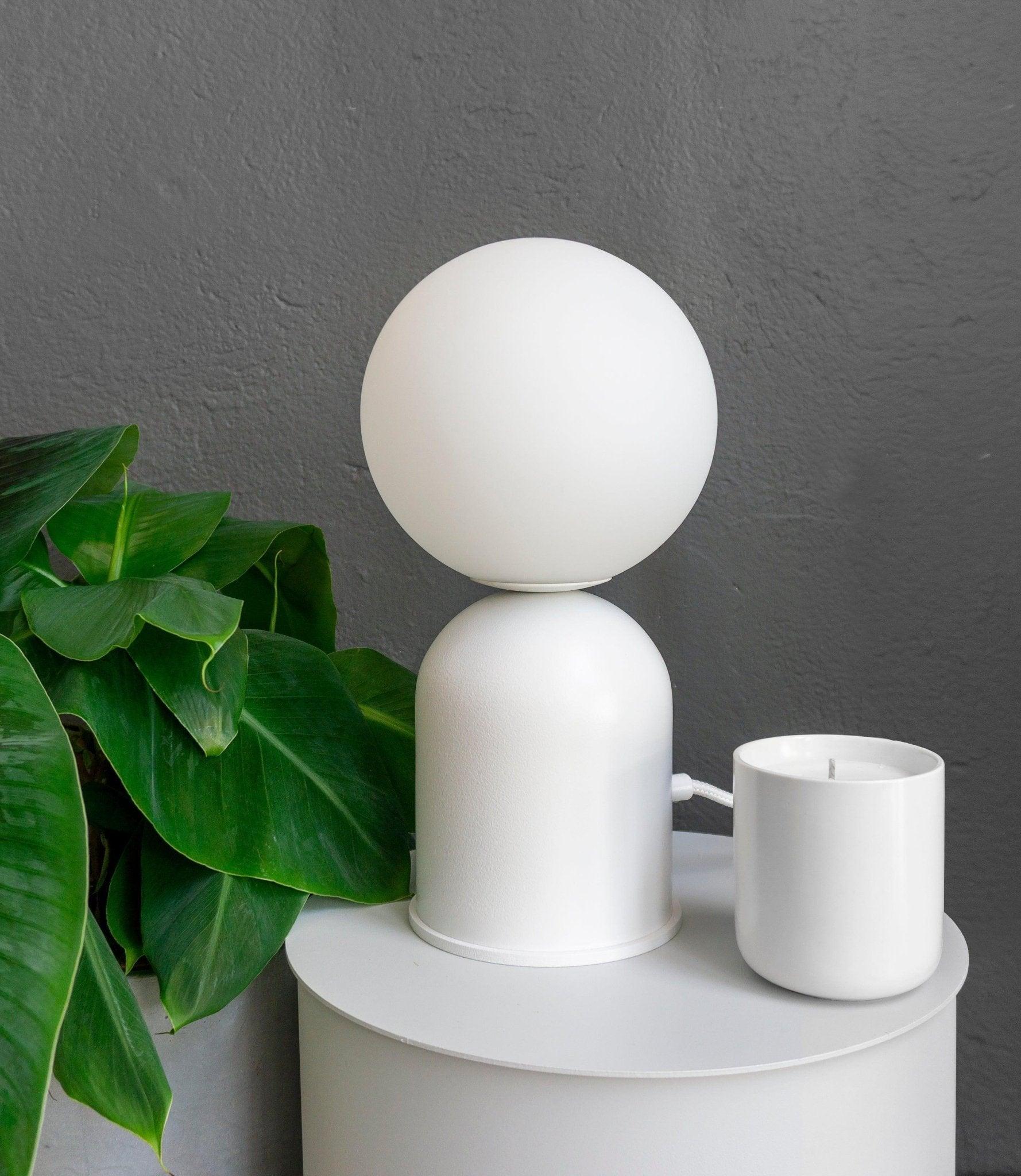 Lampa stołowa LUOTI biały Ummo Eye on Design