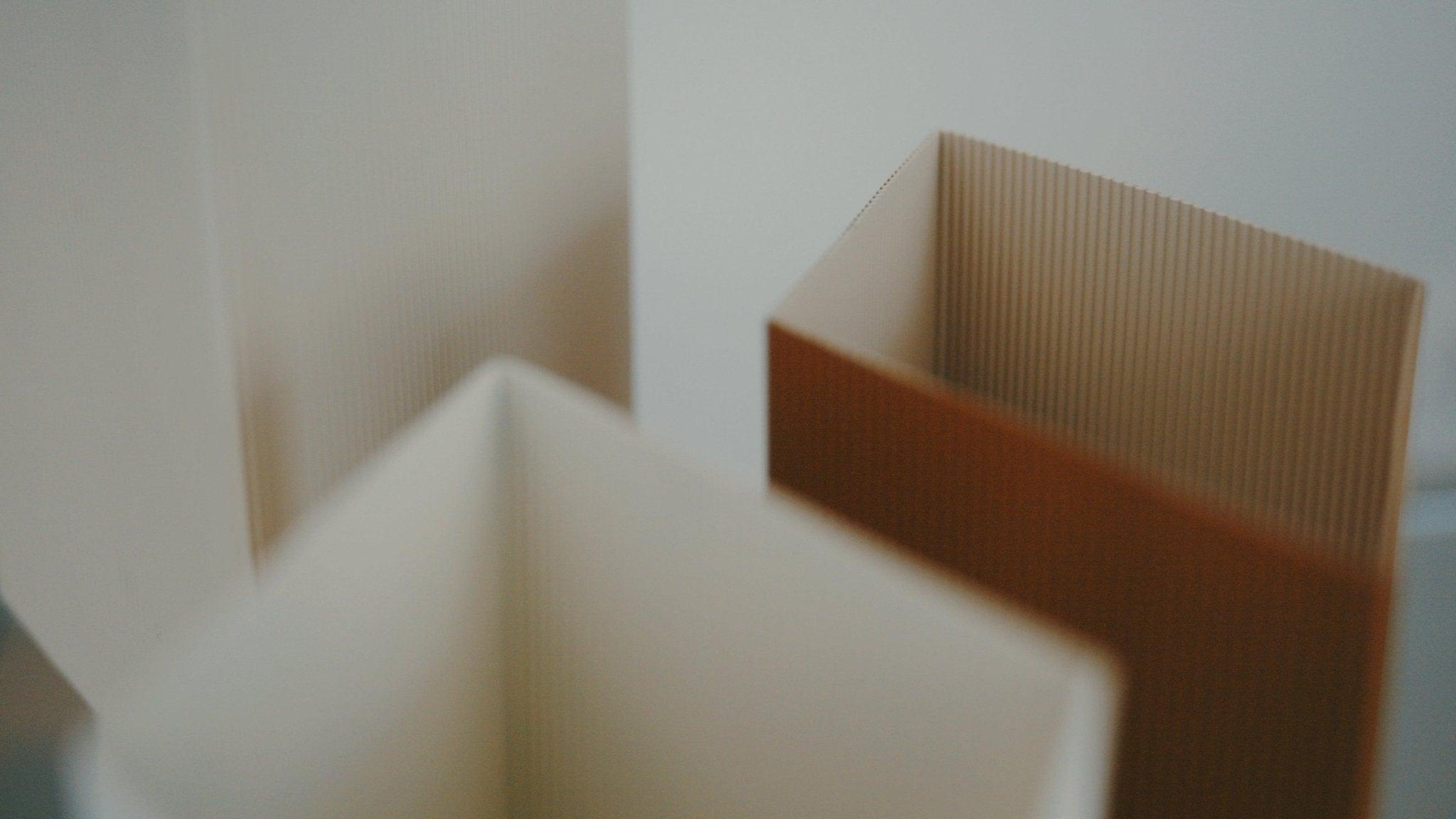 Lampa stołowa ROMB biały Pholc Eye on Design