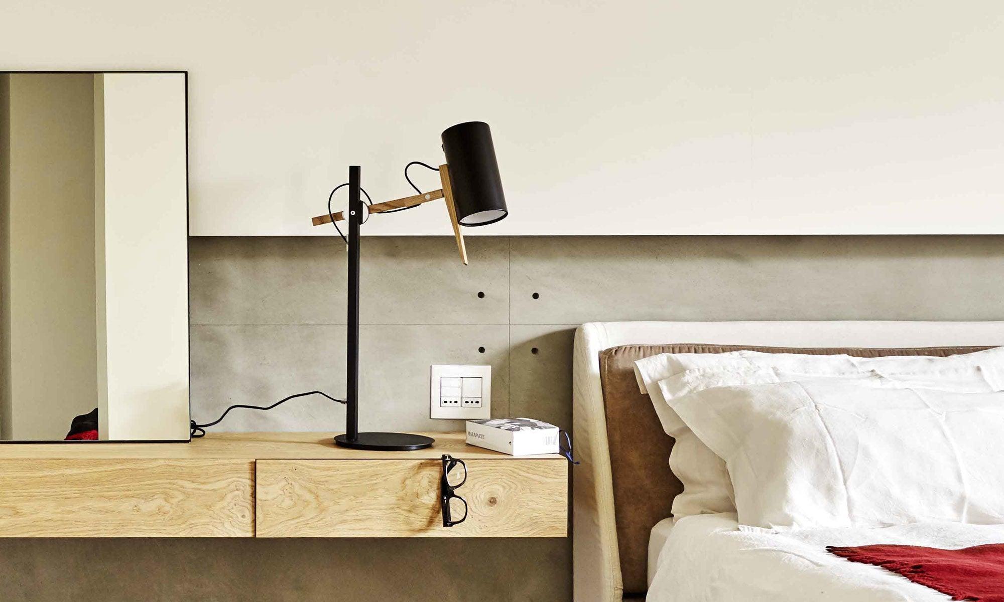 Lampa stołowa SCANTLING czarny Marset Eye on Design