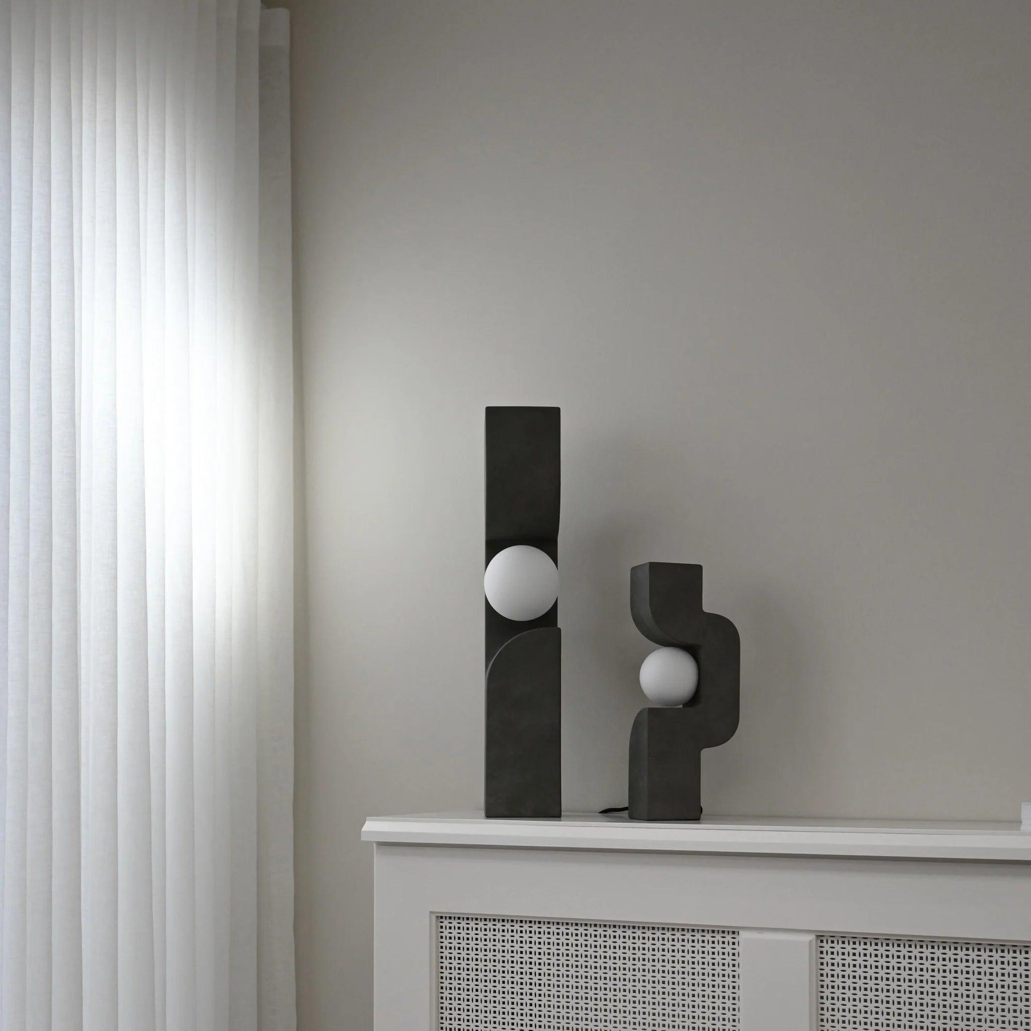 Lampa stołowa SITTING MAN szary 101 Copenhagen Eye on Design