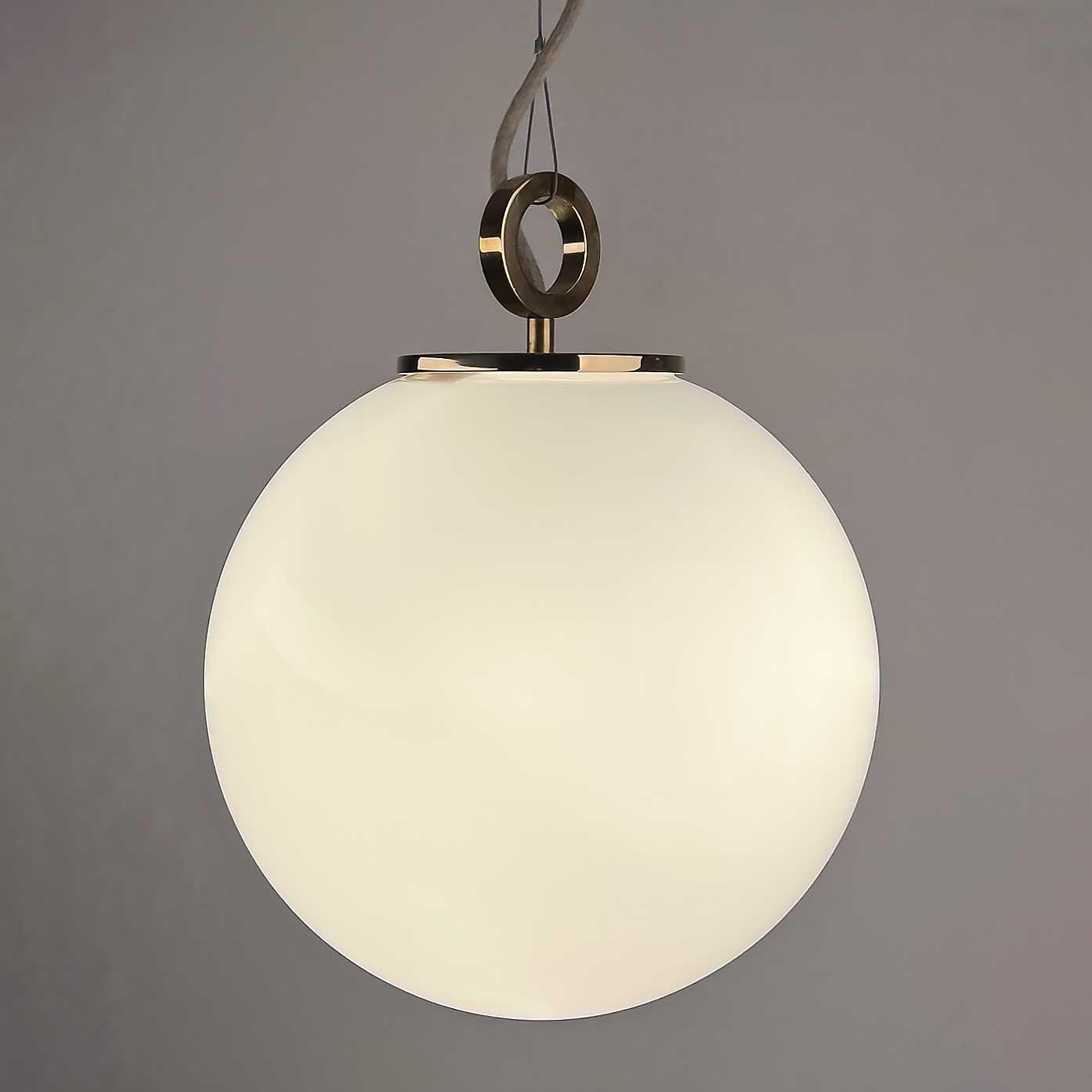 Lampa wisząca BIAŁA KULA mosiężny Embassy Interiors Eye on Design