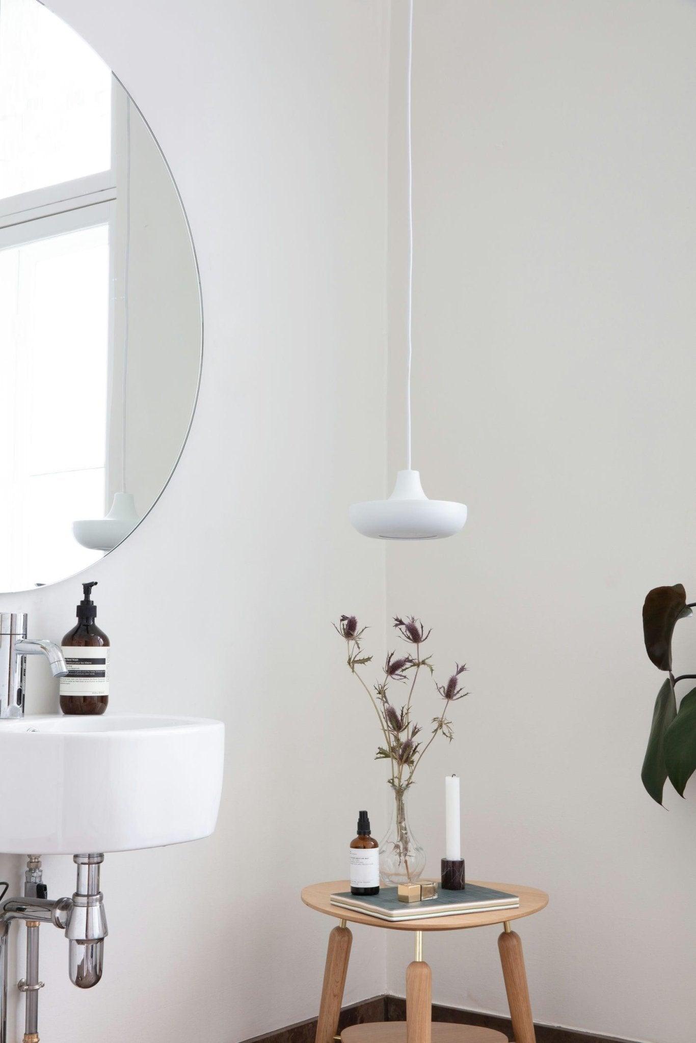 Lampa wisząca CASSINI biały UMAGE Eye on Design