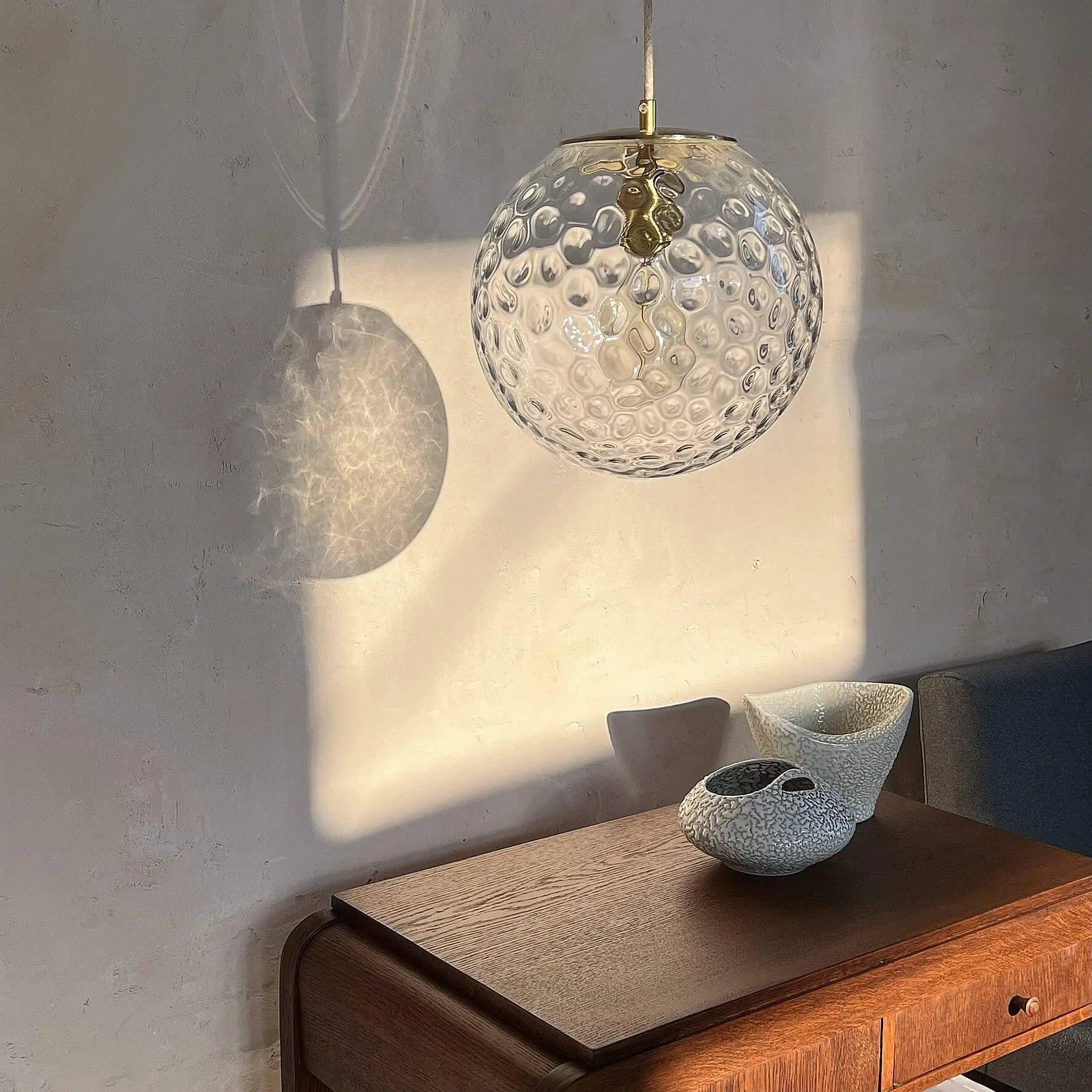 Lampa wisząca KULA REFLEKSYJNA mosiężny – Embassy Interiors