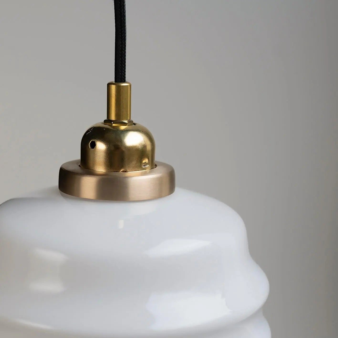 Lampa wisząca MAŁY UL mosiężny – Embassy Interiors