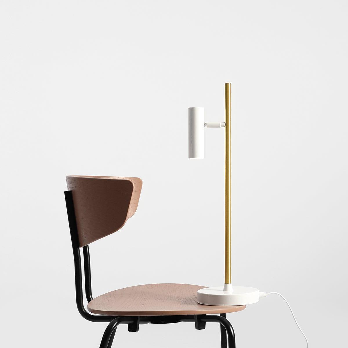 Lampka biurkowa TREVO biały z mosiężnym wykończeniem Artera Eye on Design