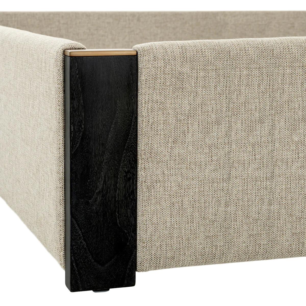 Łóżko tapicerowane ELISIO beżowy z mosiężnym wykończeniem Eichholtz Eye on Design