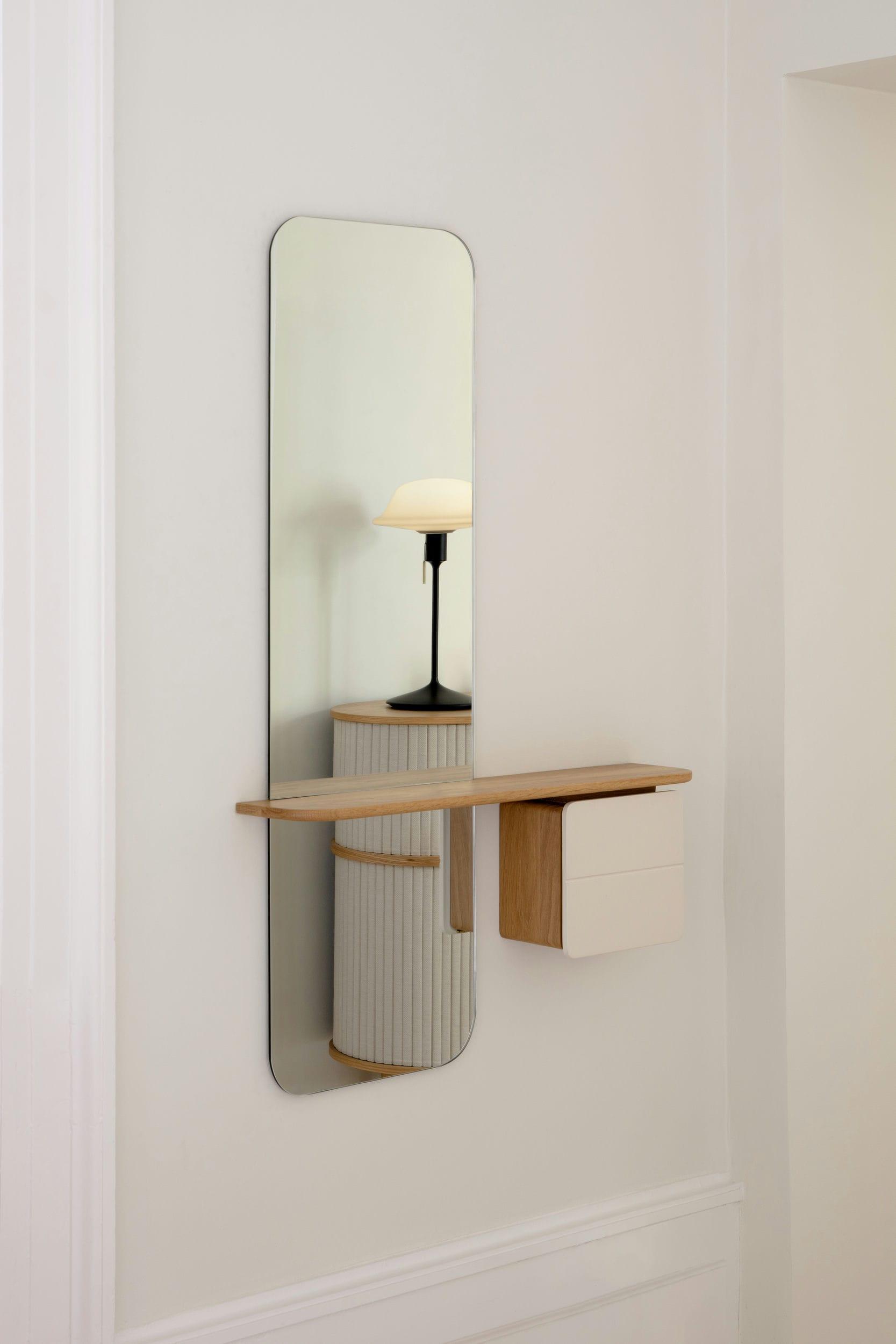 Lustro ONE MORE LOOK perłowy z dębem UMAGE Eye on Design