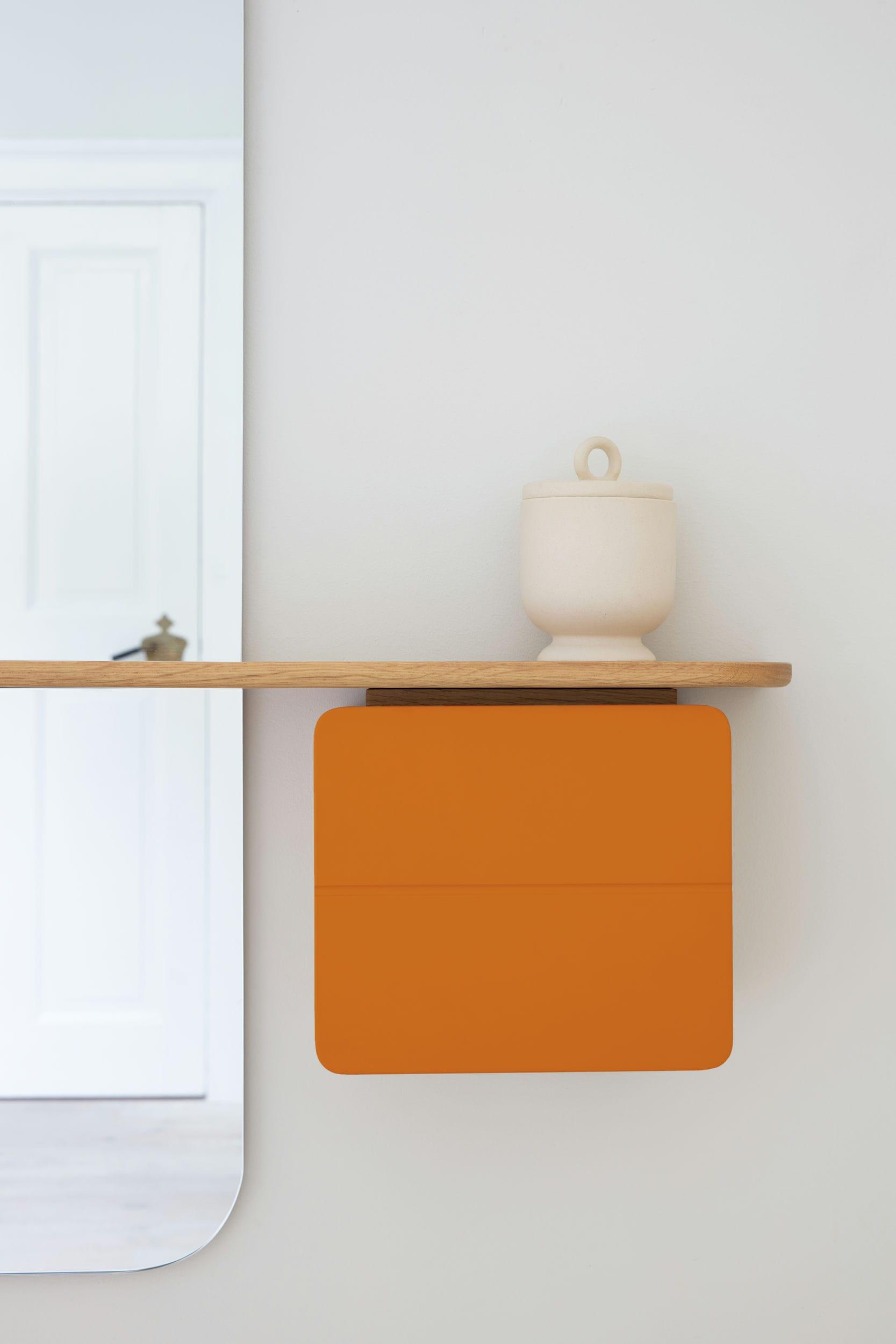 Lustro ONE MORE LOOK pomarańczowy z dębem UMAGE Eye on Design