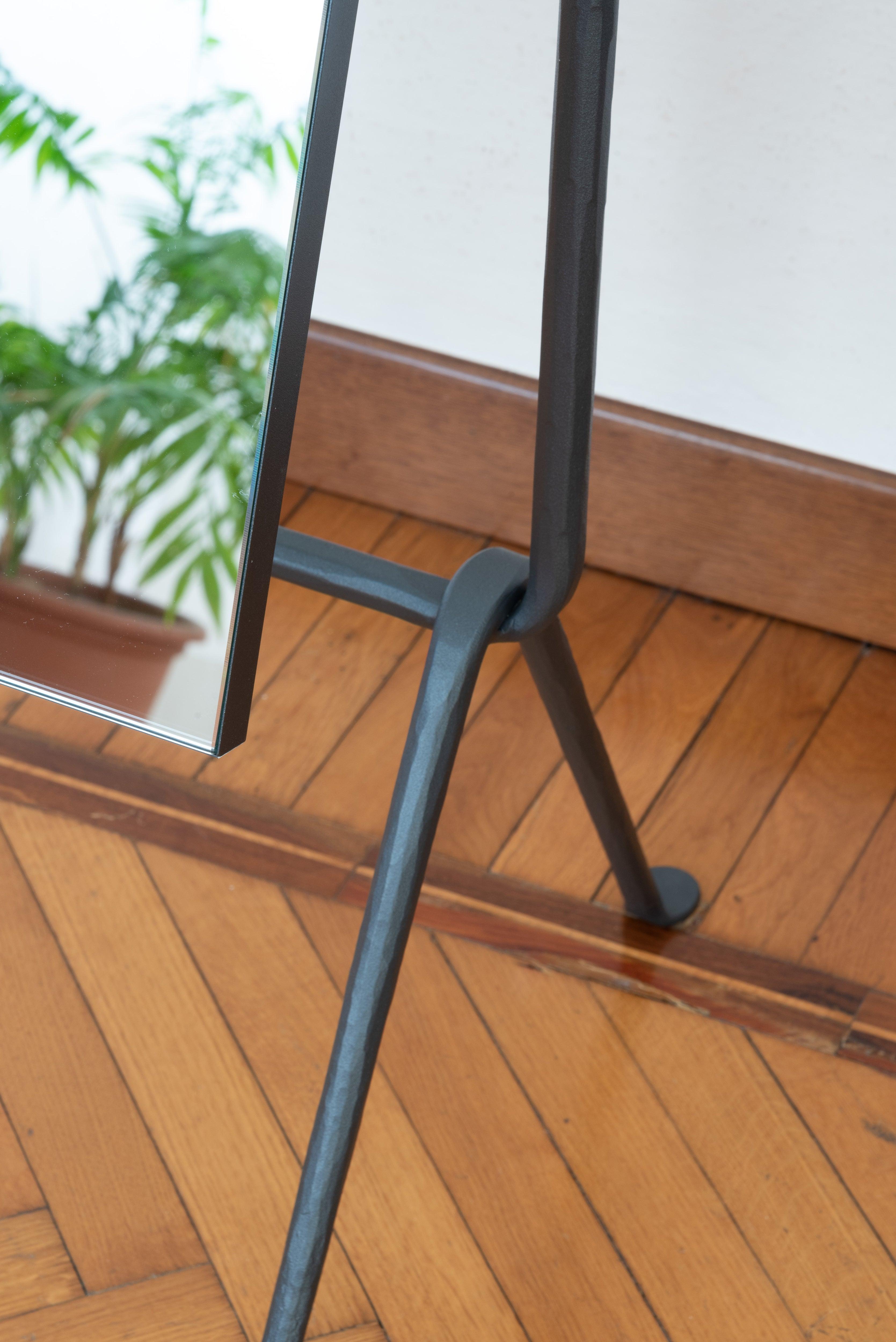 Lustro podłogowe OFFICINA Magis Eye on Design