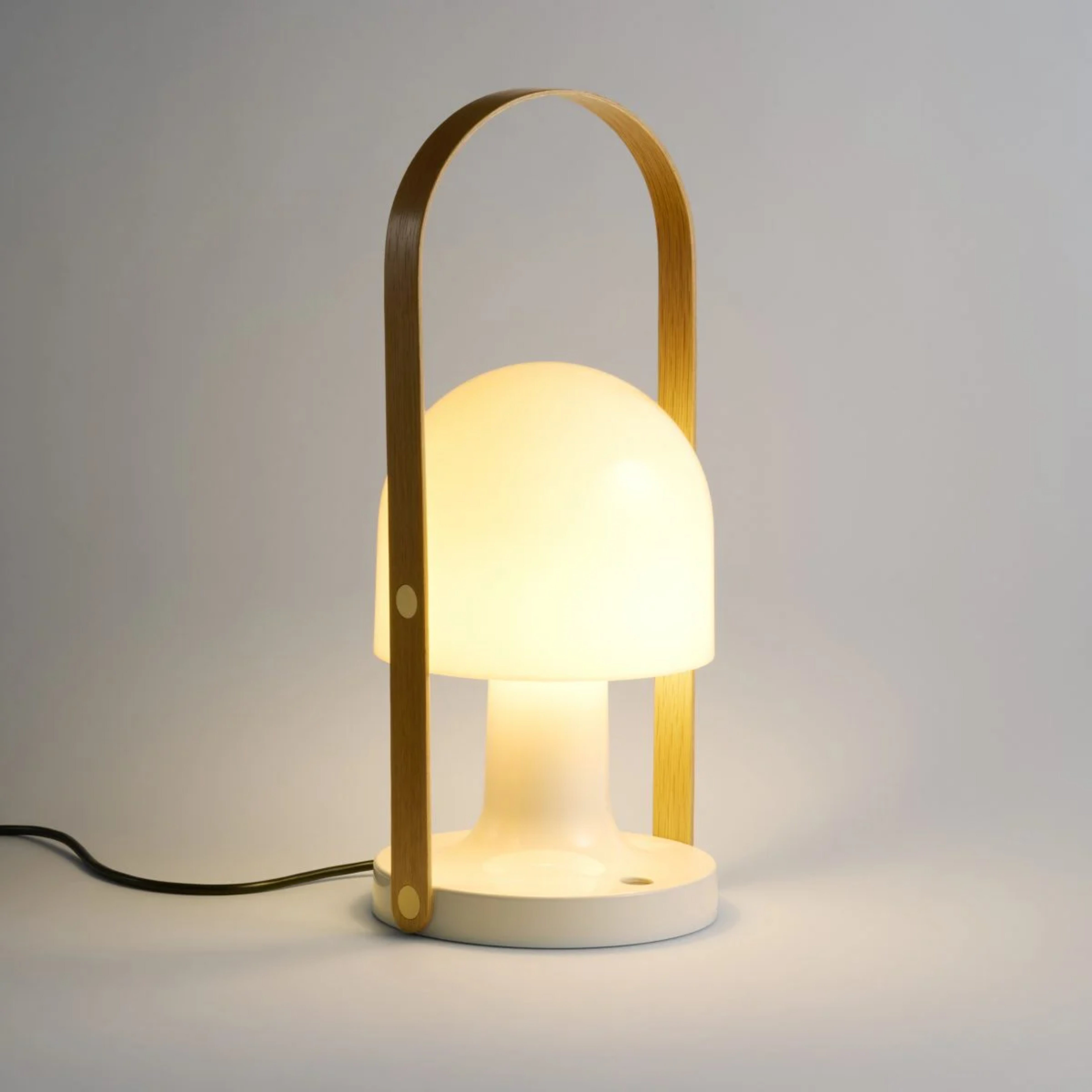 Stolná lampa FOLLOWME PLUS biela s hnedou